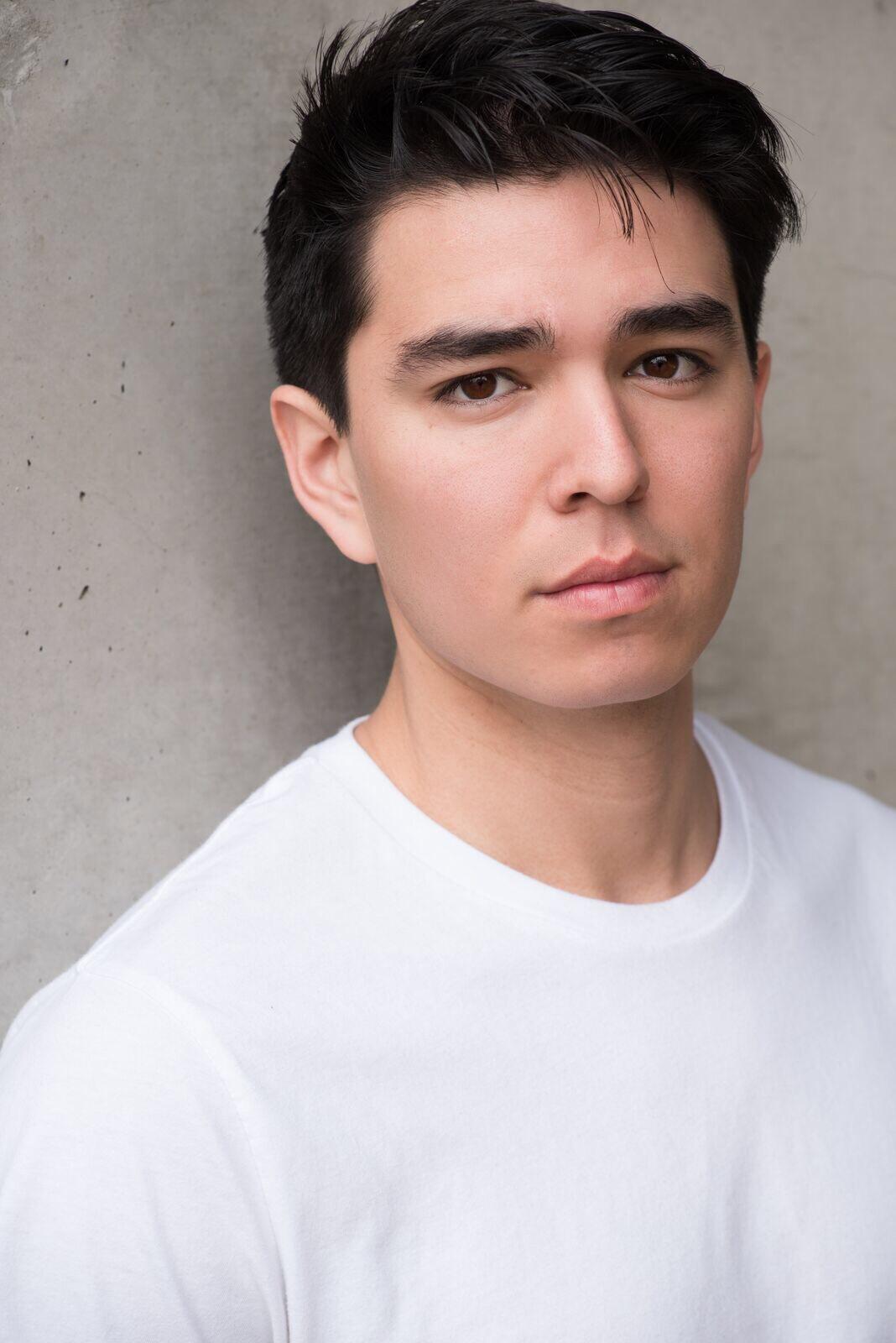 actor Alex Gaxiola large photo