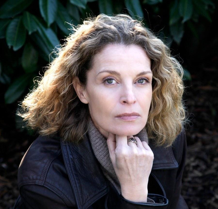 actor Isabelle Renauld large photo