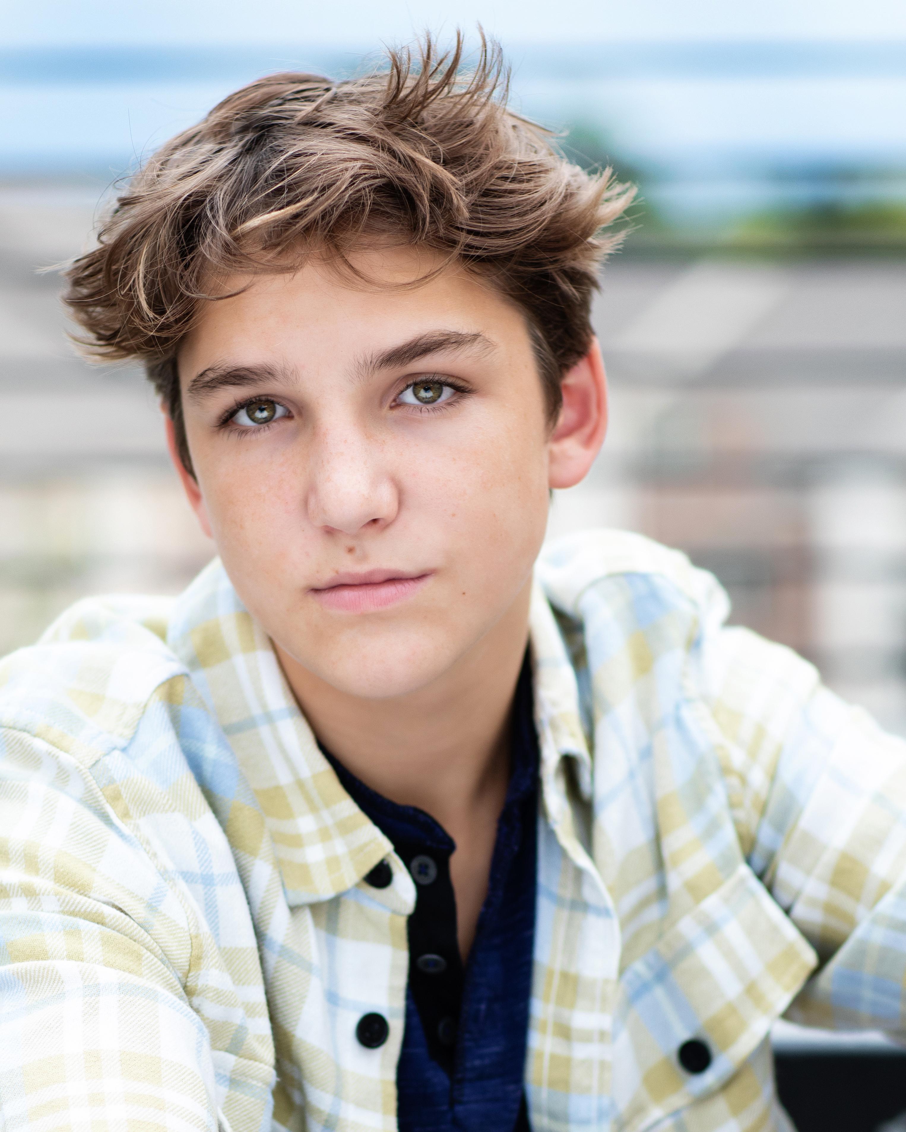 actor Levi Smith large photo