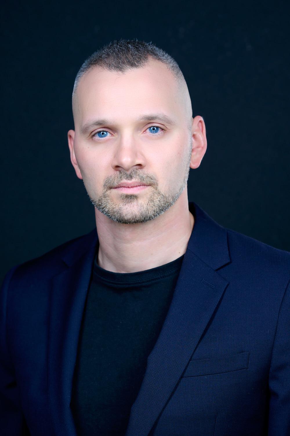 actor Giovanni Piccolo large photo