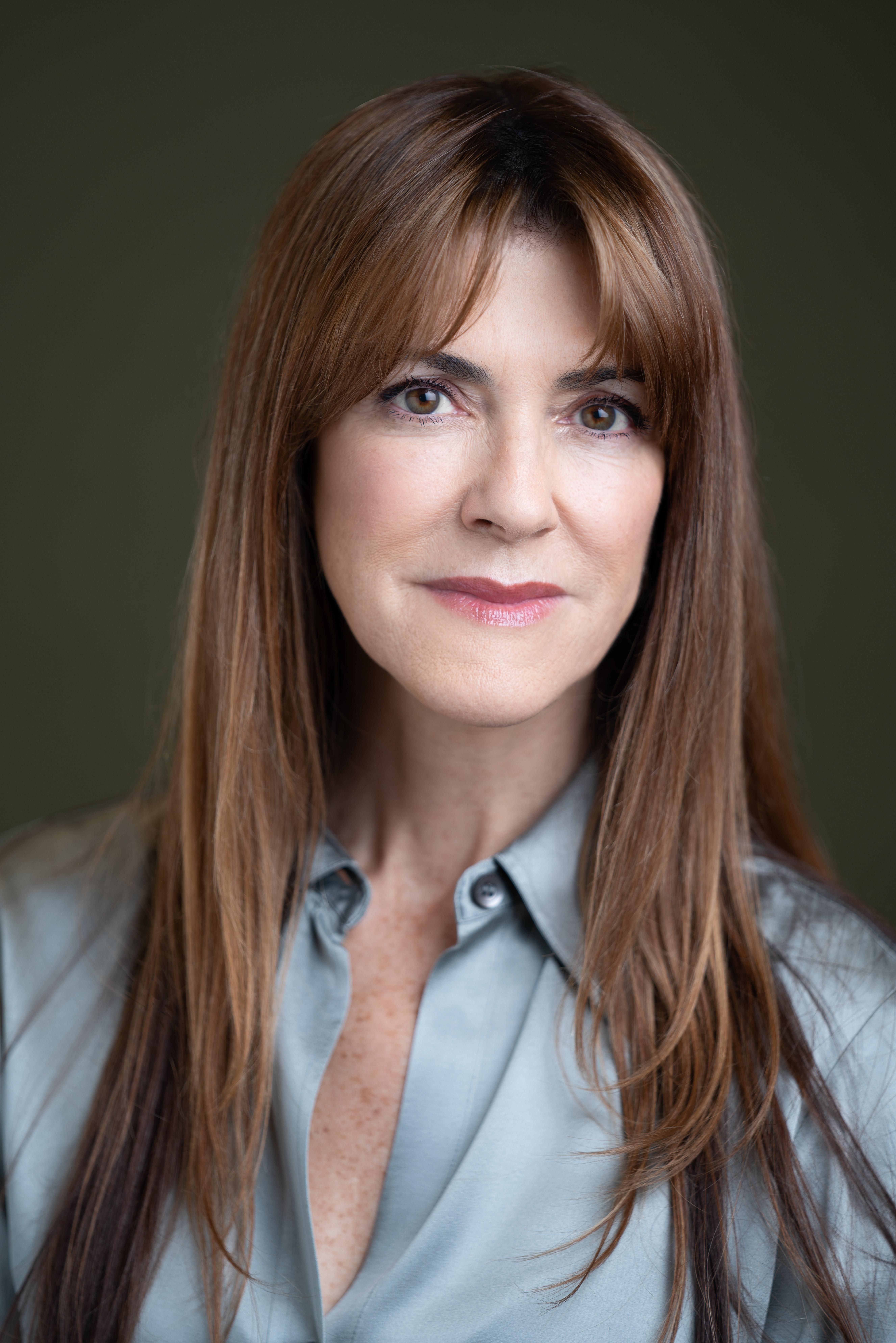 actor Paula Pizzi large photo