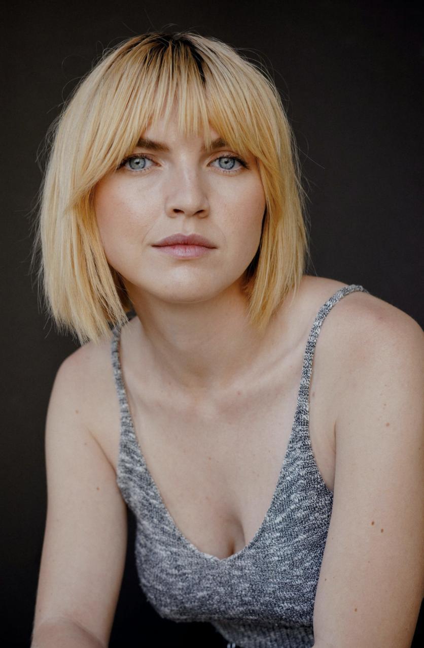 actor Christina Burdette large photo