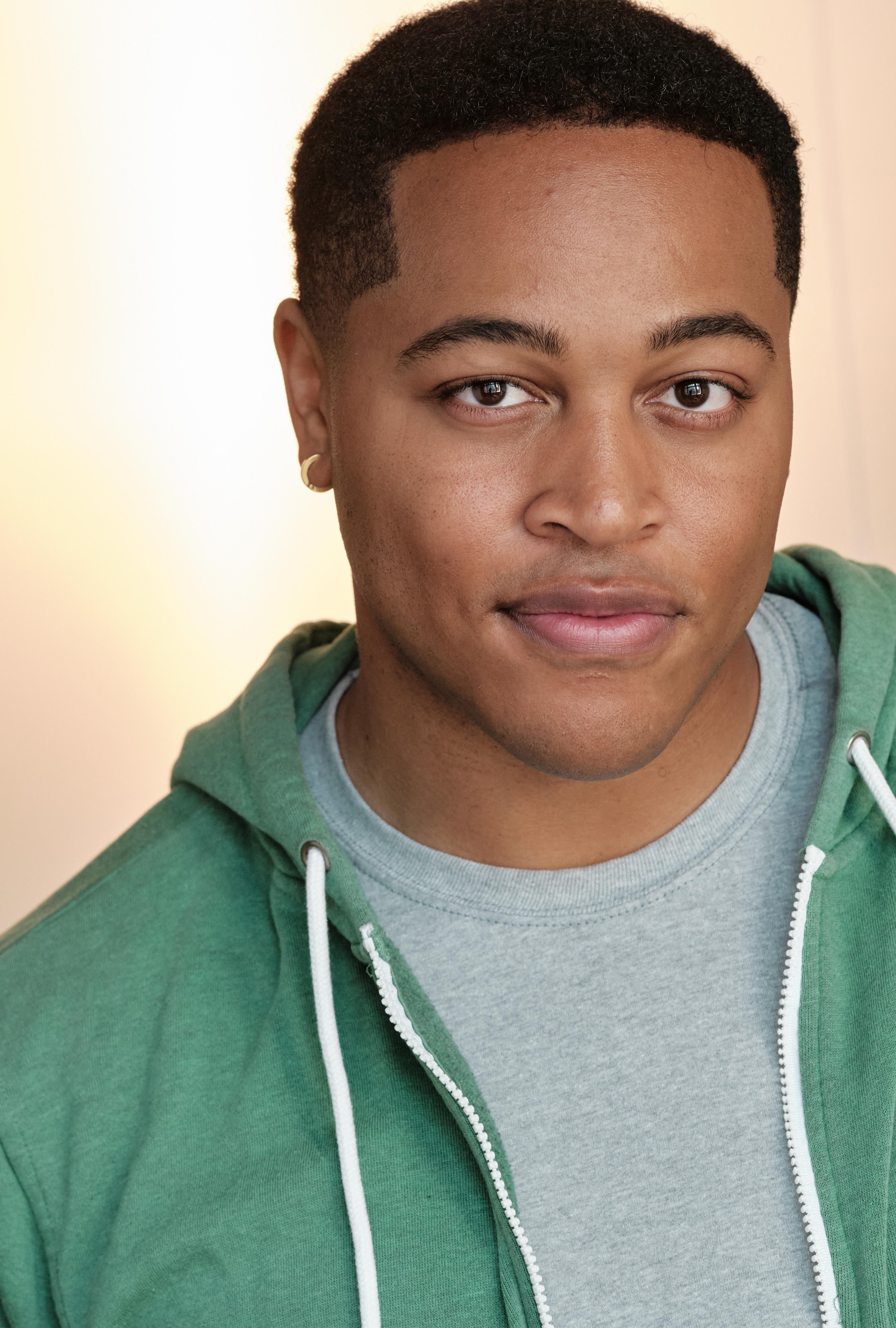 actor Alex Cottrell large photo