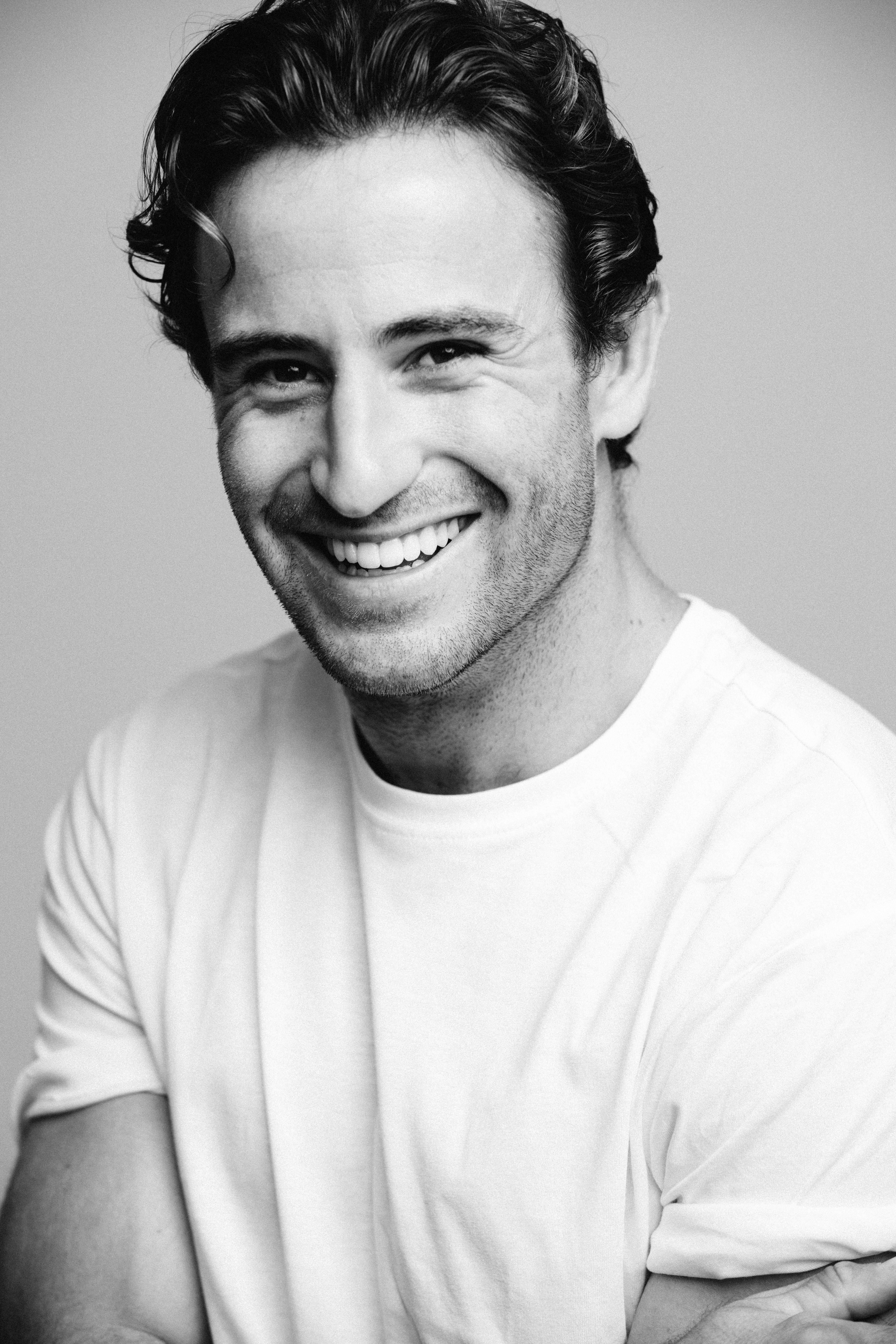 actor Cameron Jones large photo