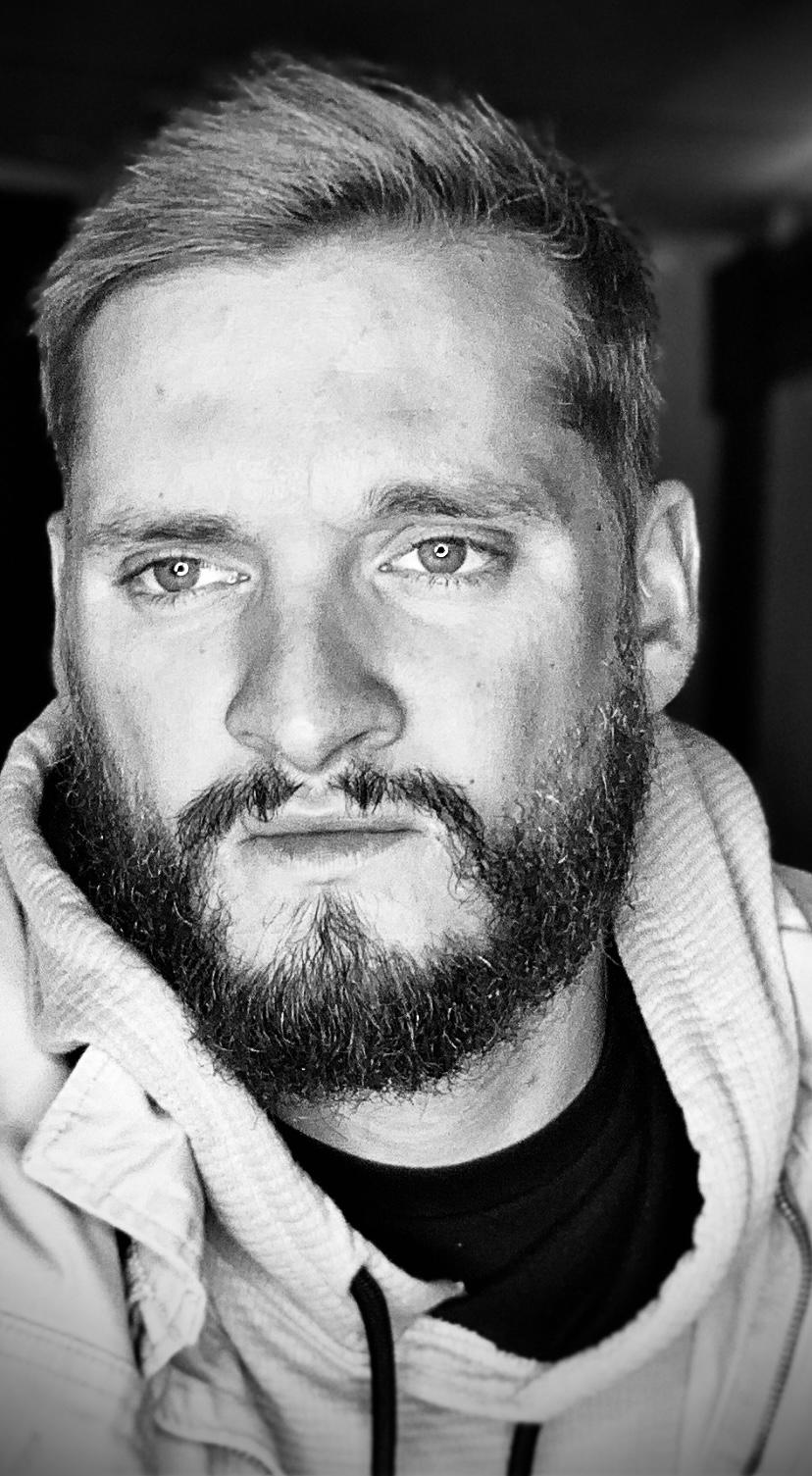 actor Caleb Nix Hoffmann large photo