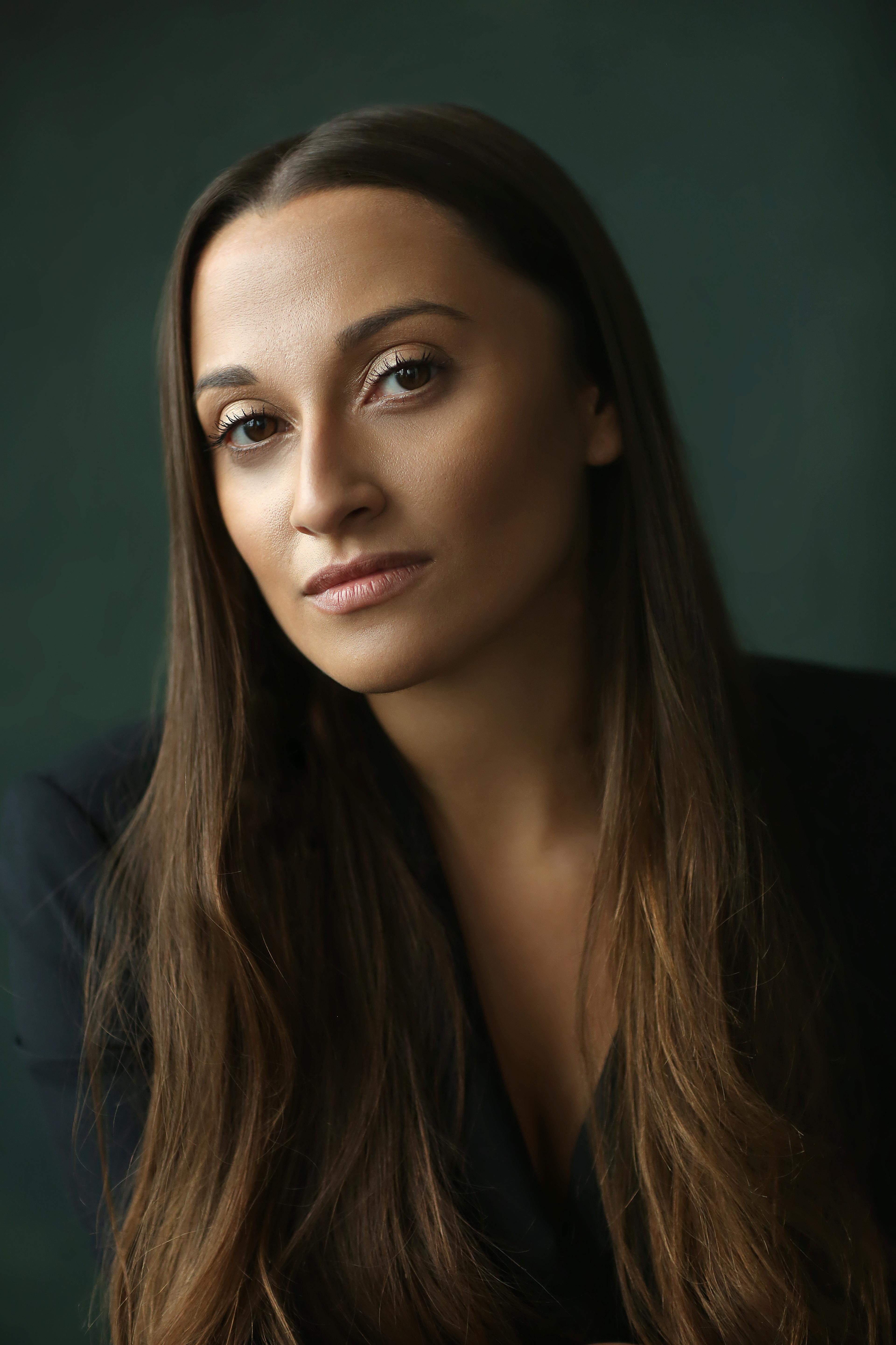 actor Becca Hirani large photo