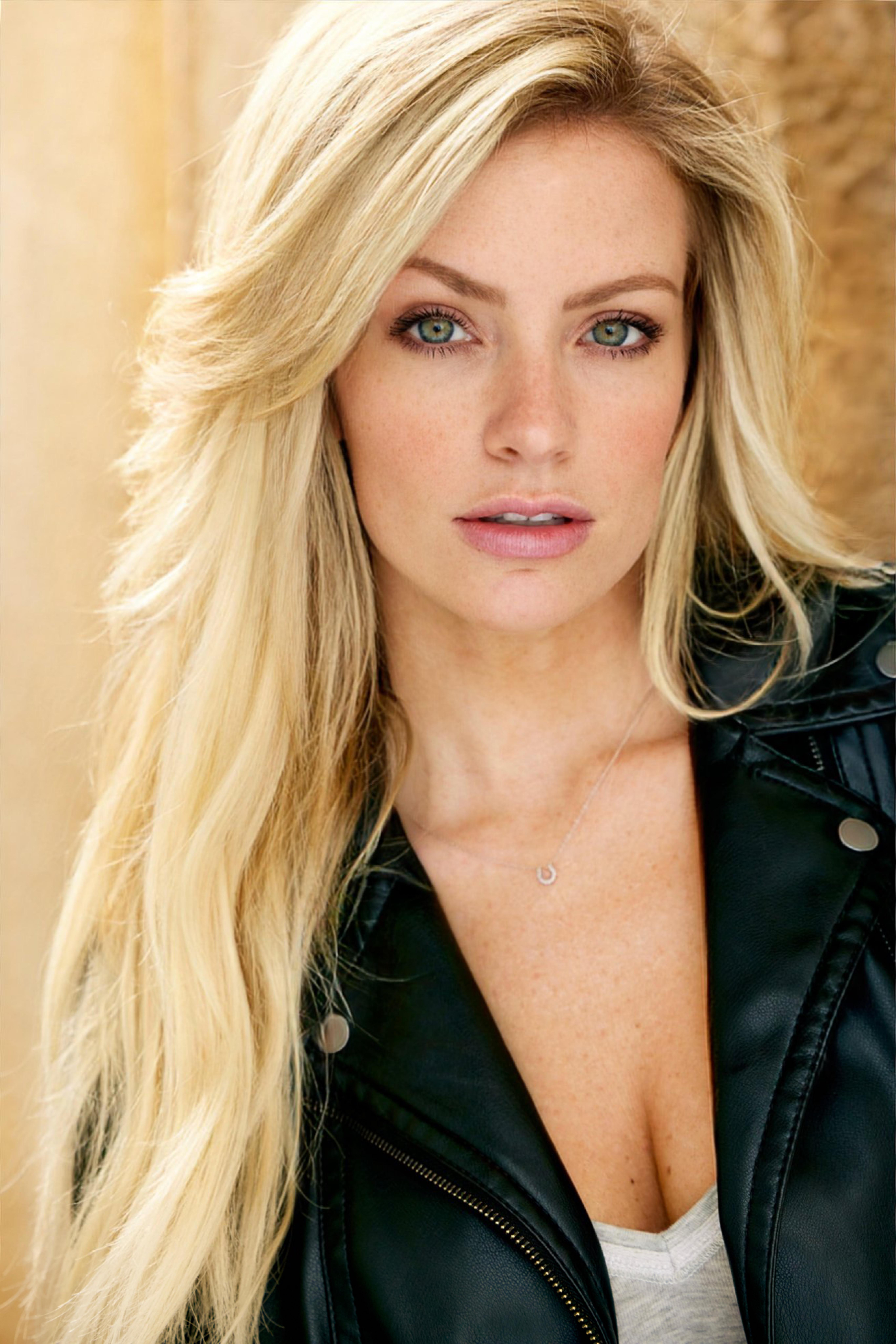 actor Cody Renee Cameron large photo