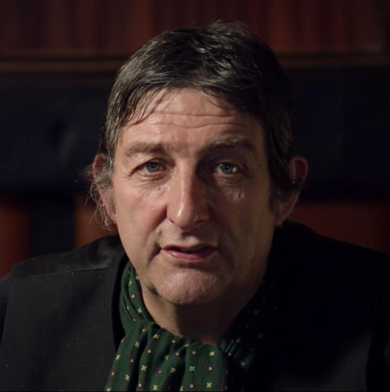 actor Paolo Hewitt large photo