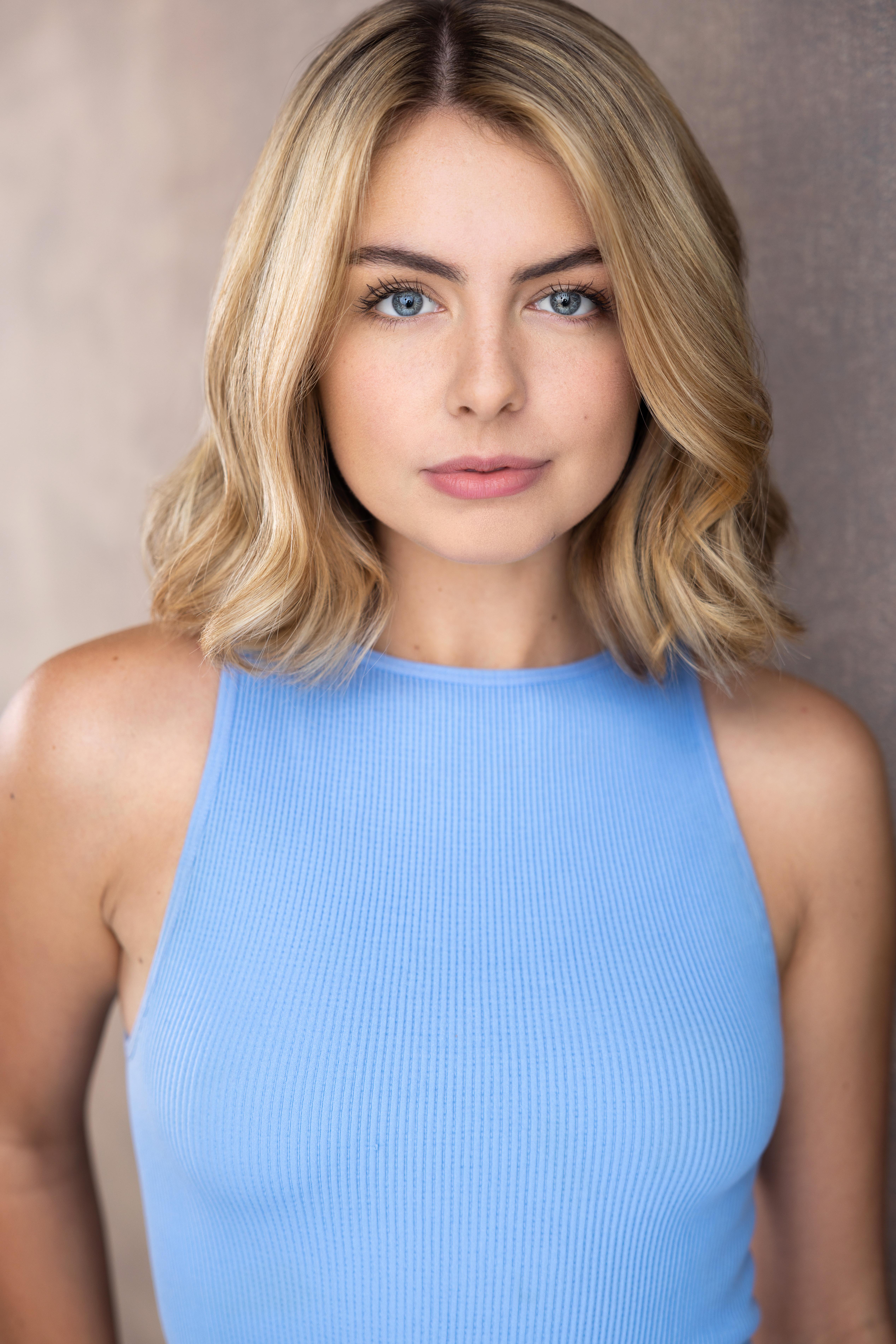 actor Addyson Bell large photo