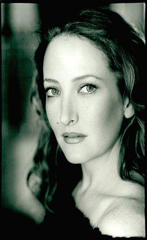 actor Bronwen Carson large photo