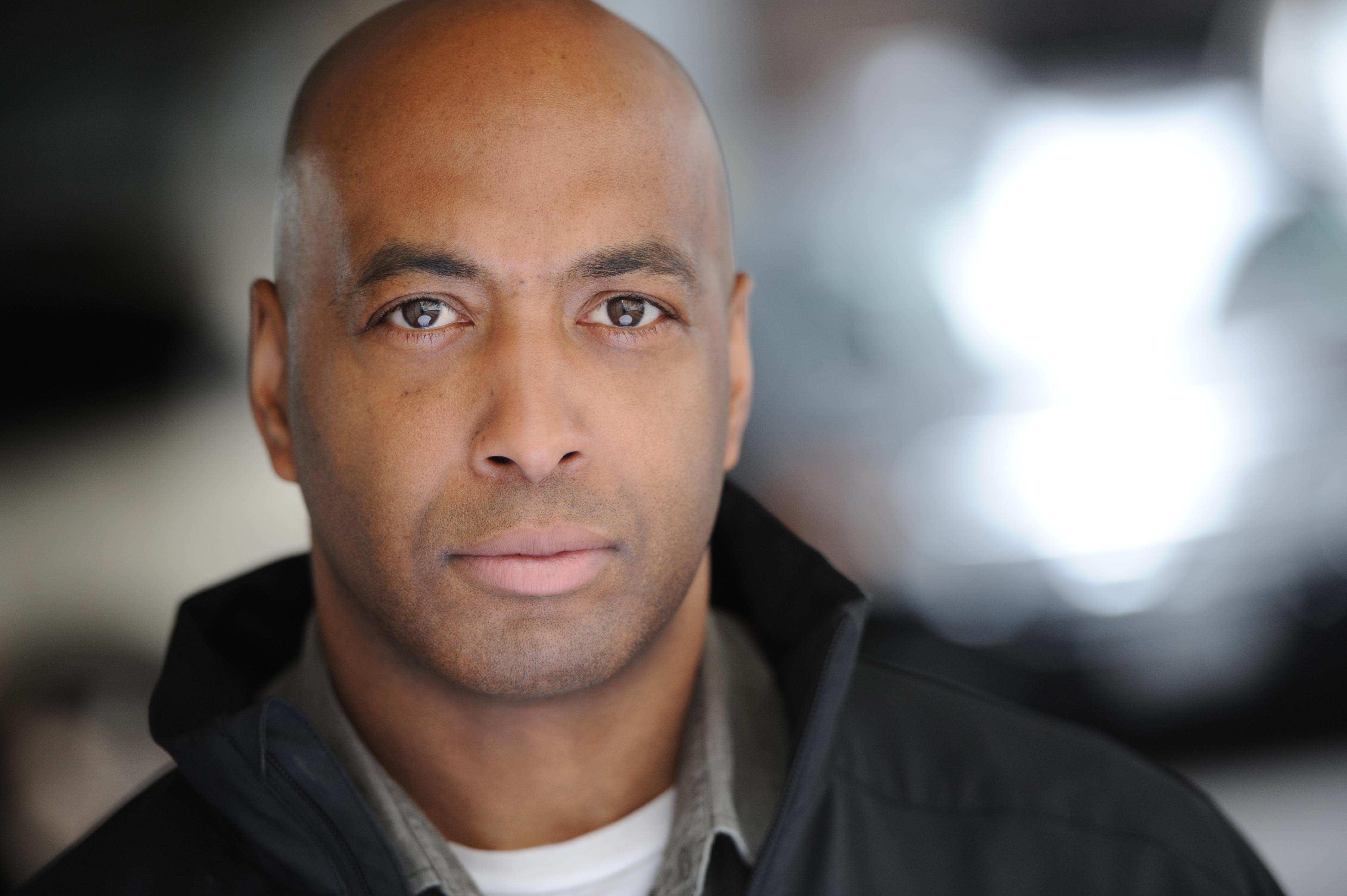 actor Brian Distance large photo