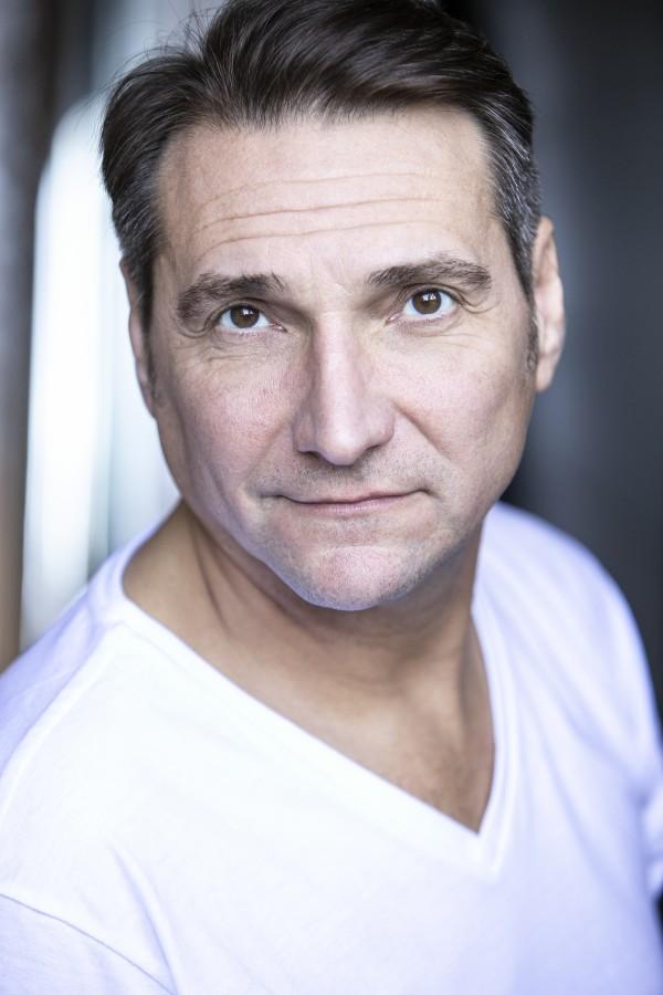 actor Tim Charles large photo