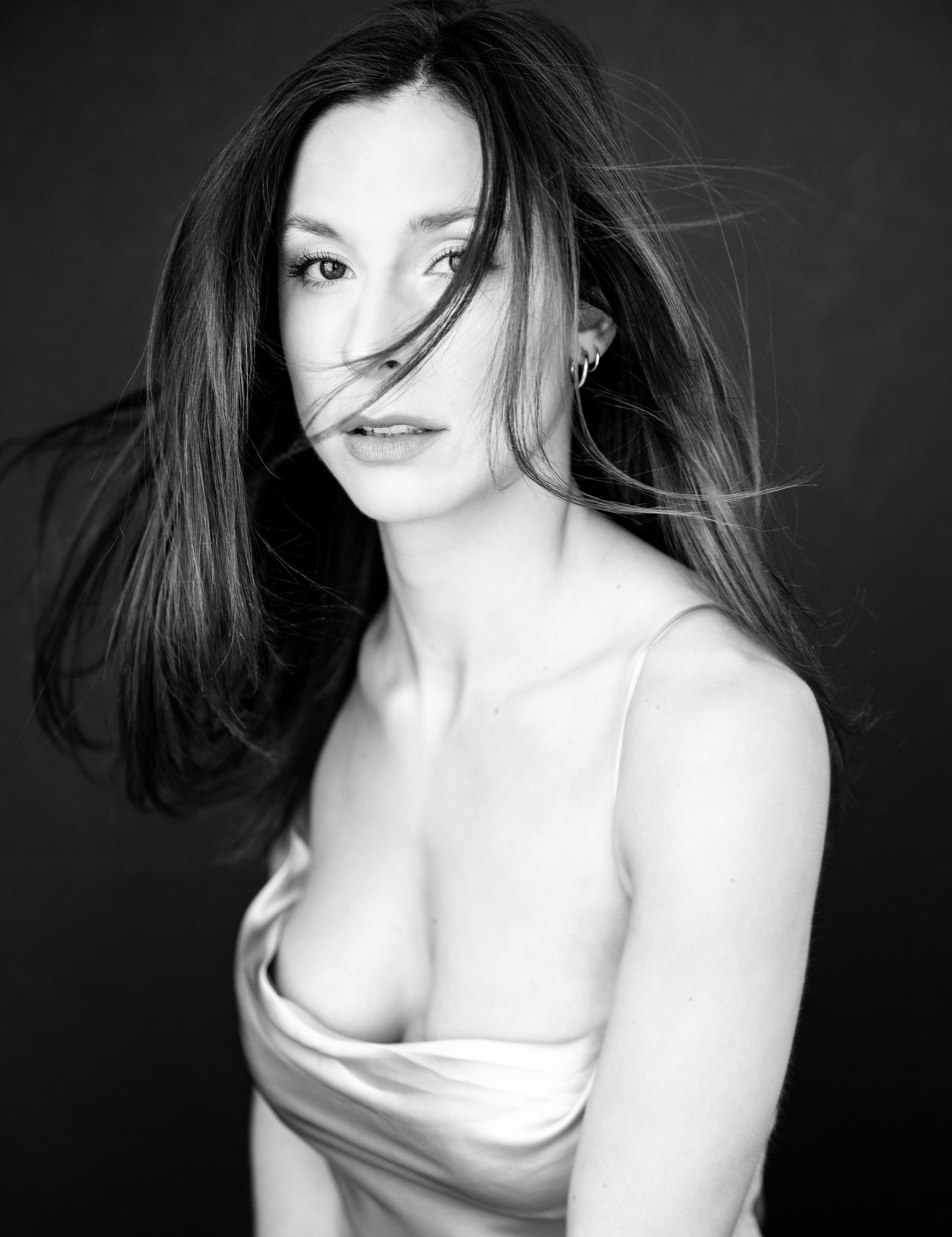 actor Dion Karas large photo