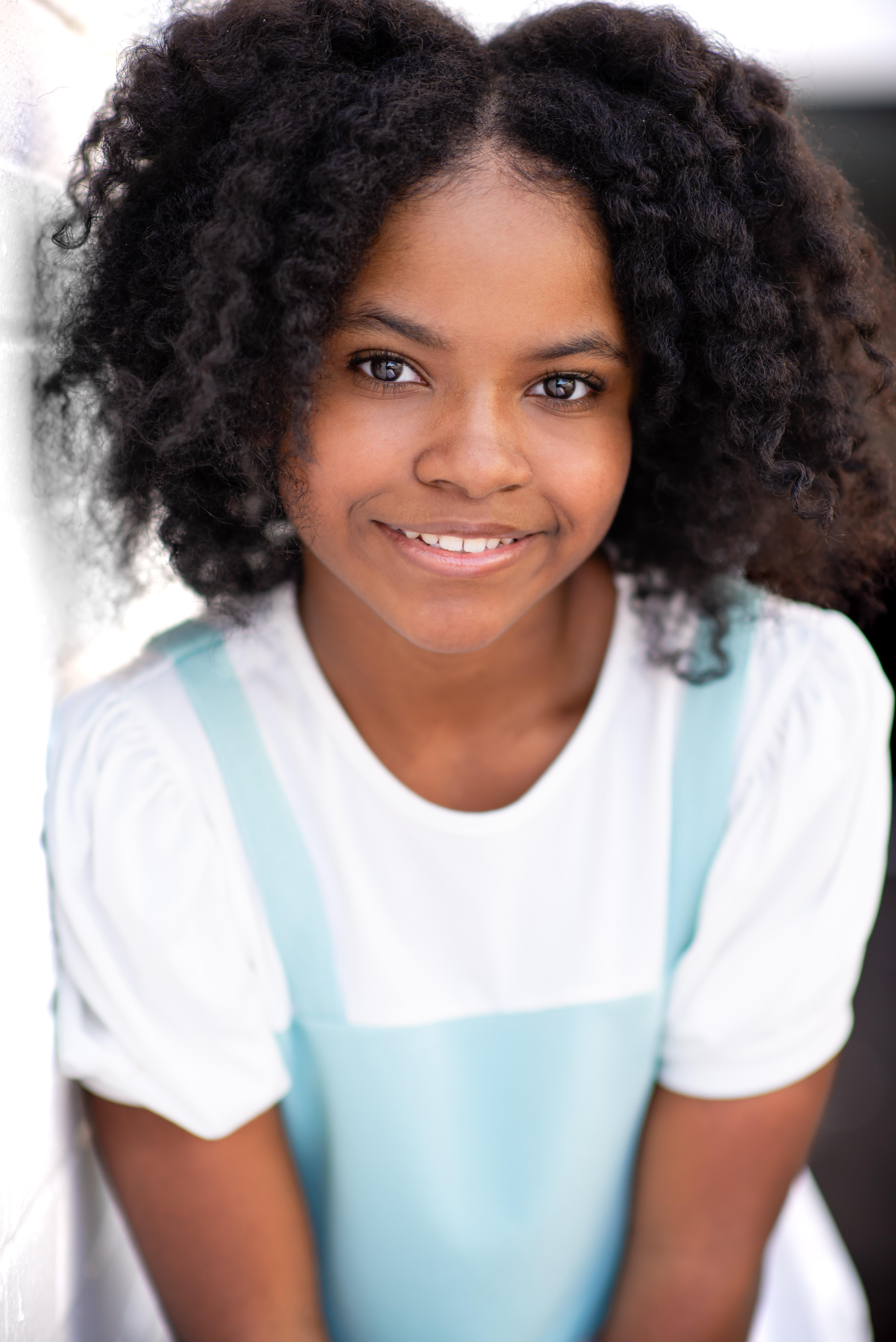 actor Amina Massai large photo