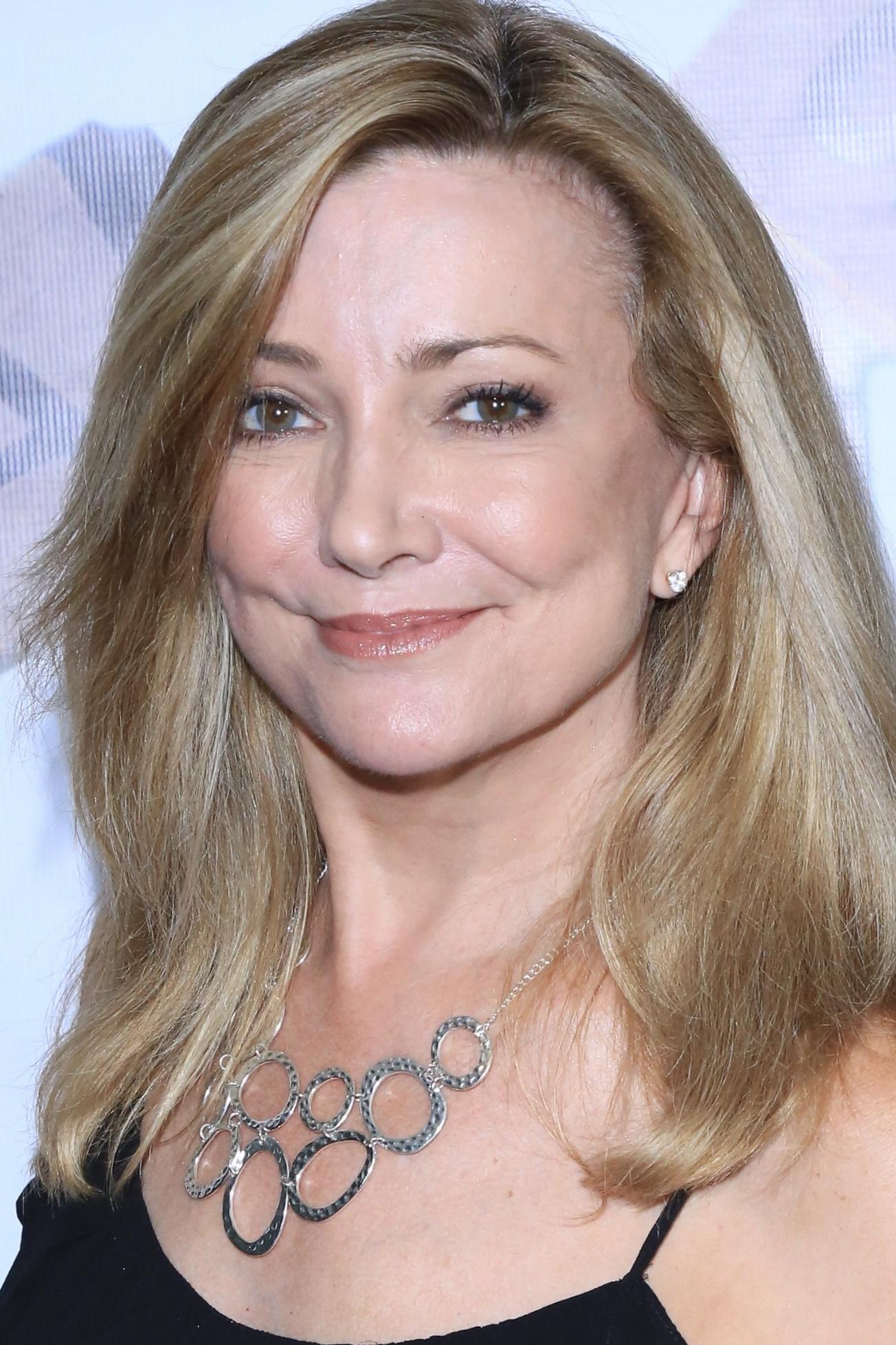 actor Julia Parker large photo