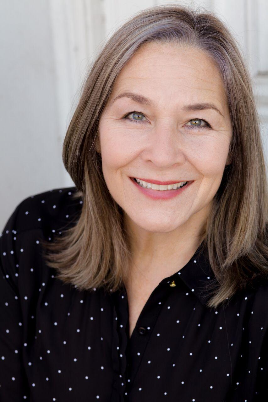 actor Sally Vahle large photo