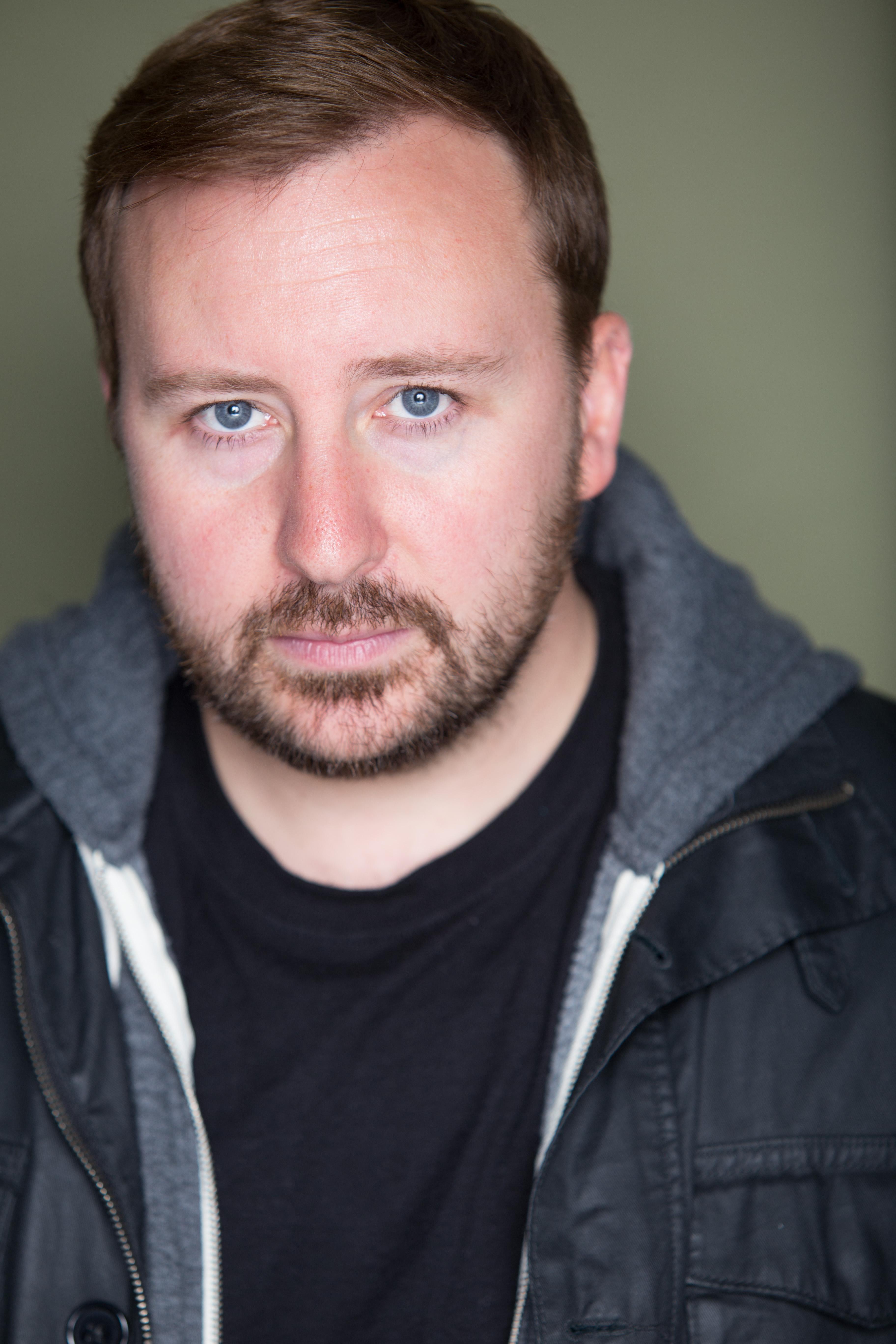 actor Kasey Bell large photo