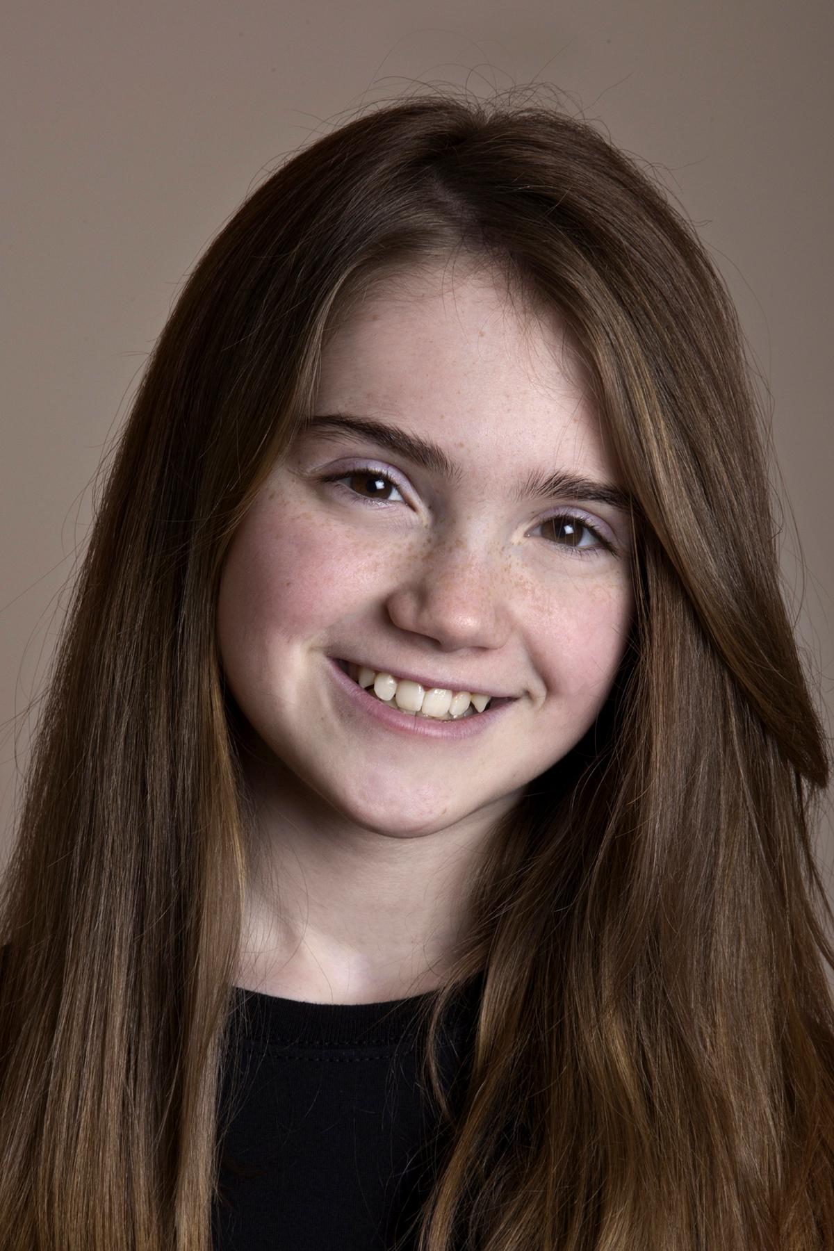 actor Emily Trappen large photo