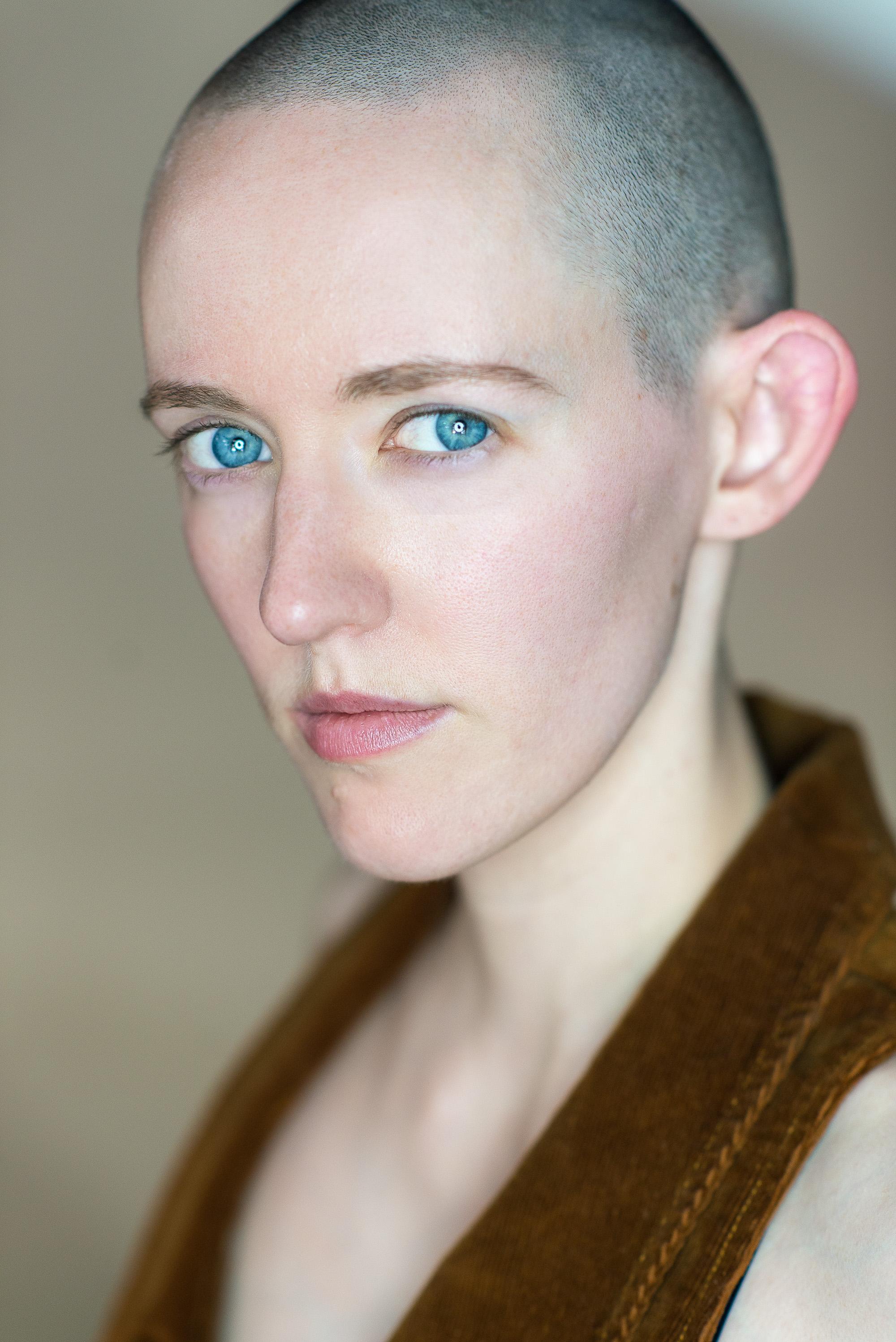 actor V Nixie large photo