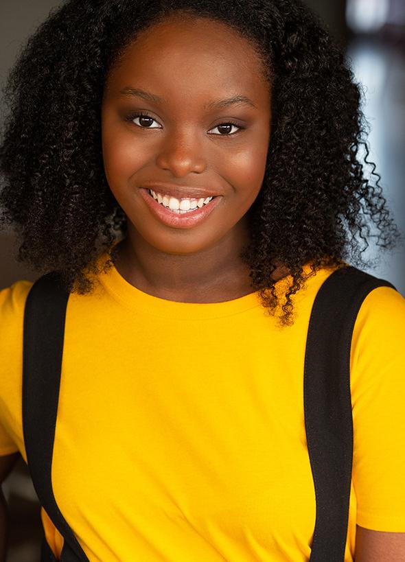 actor Anah Ambuchi large photo