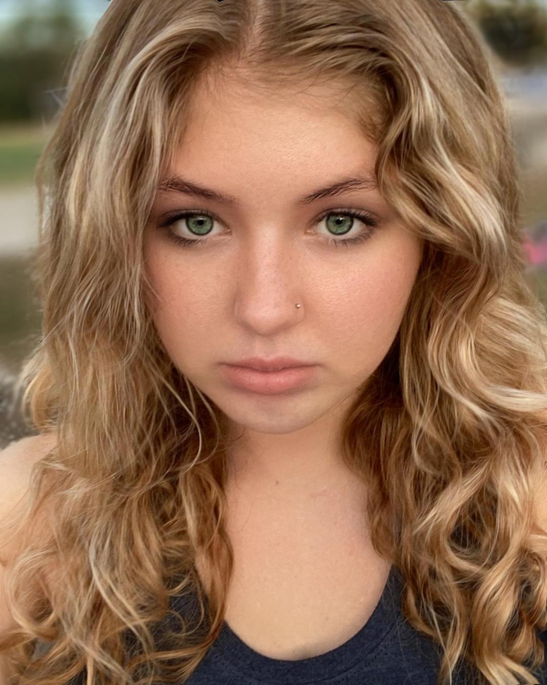 actor Elle Gabriel large photo