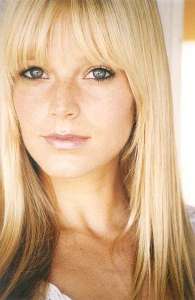 actor Molly Stanton large photo