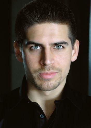 actor Carlos Andrés Gómez large photo