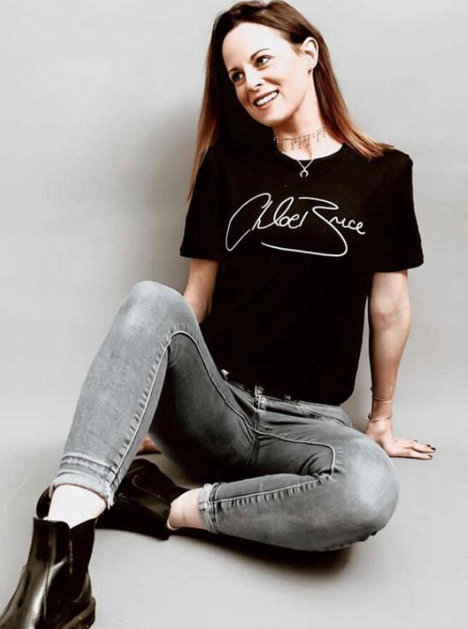 actor Chloé Bruce large photo