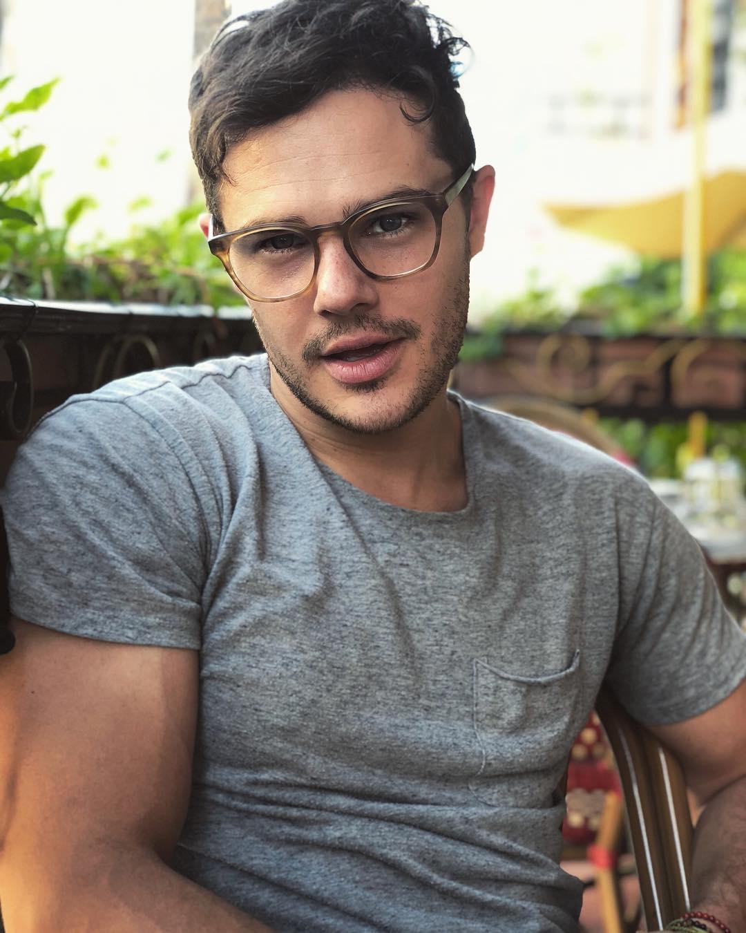 actor Justin James Hughes large photo