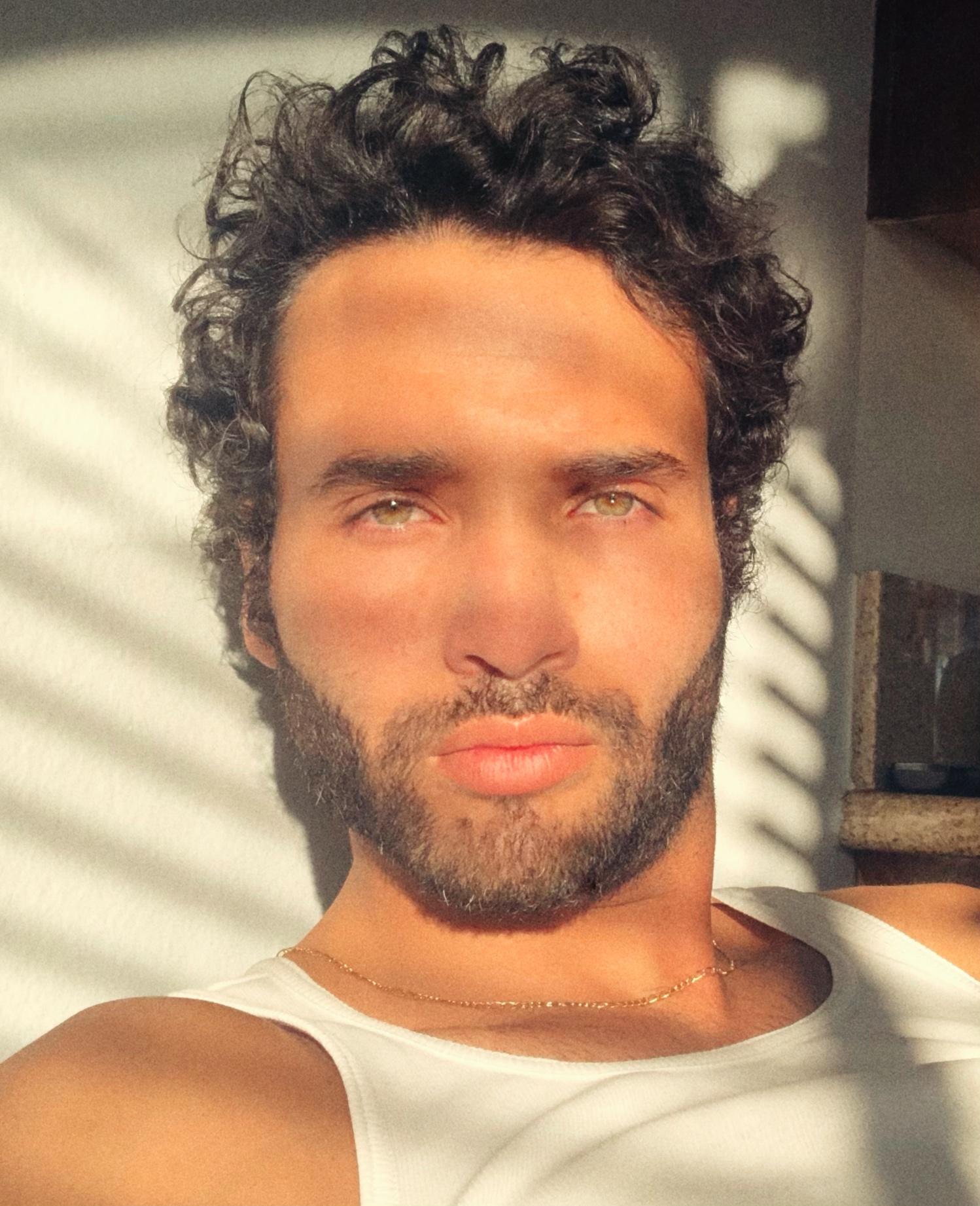 actor Ernesto Reyes large photo