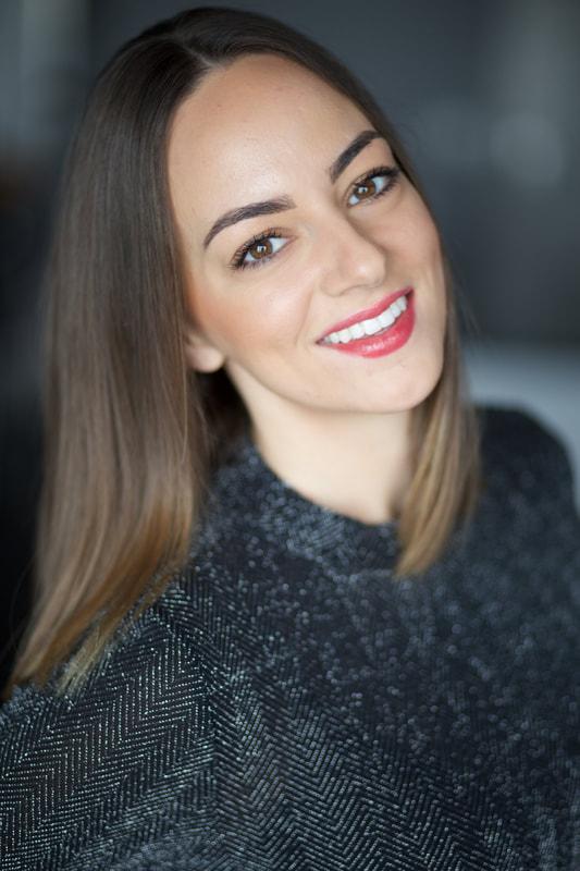 actor Rachel Kaplan large photo