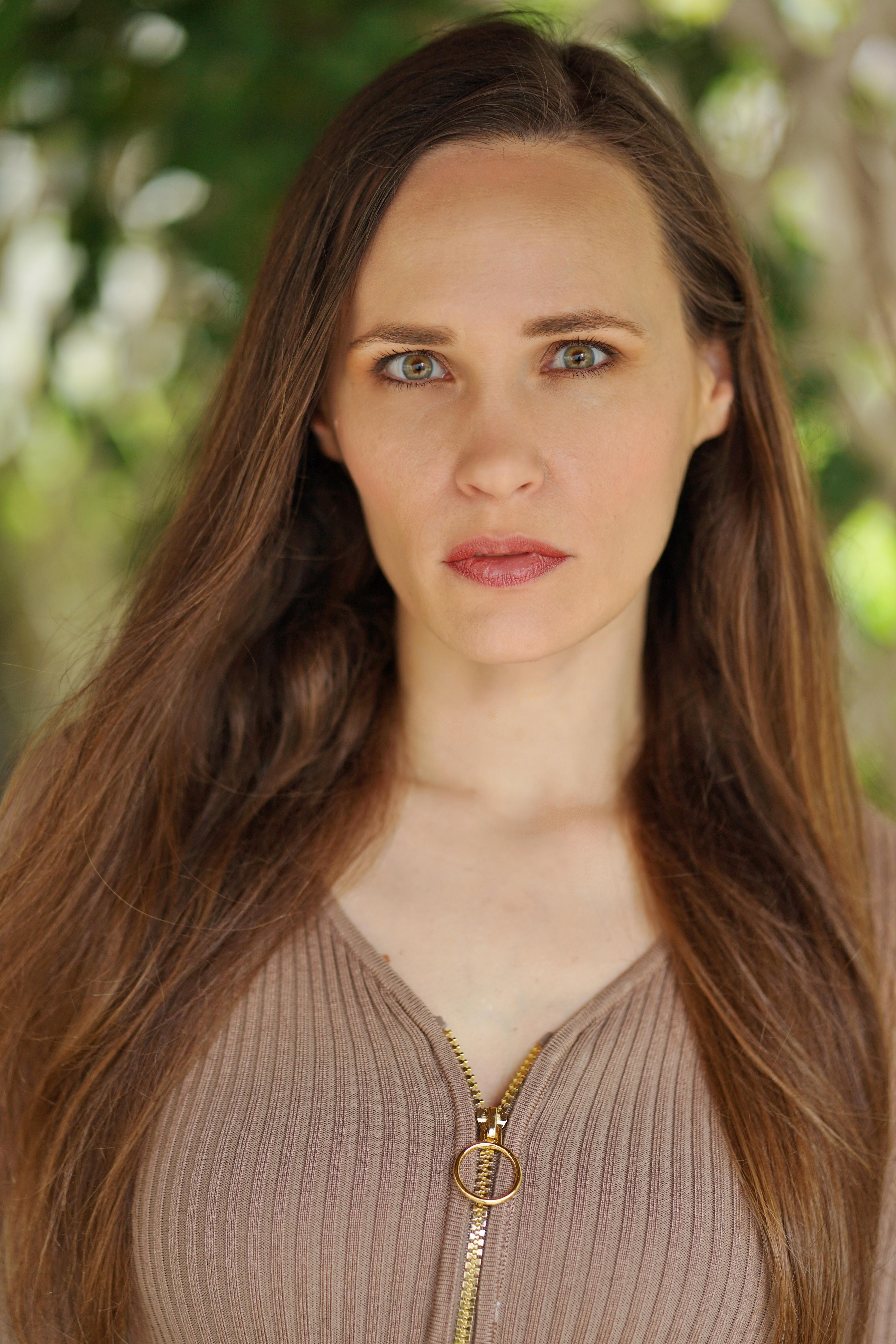 actor Regina Curtin large photo