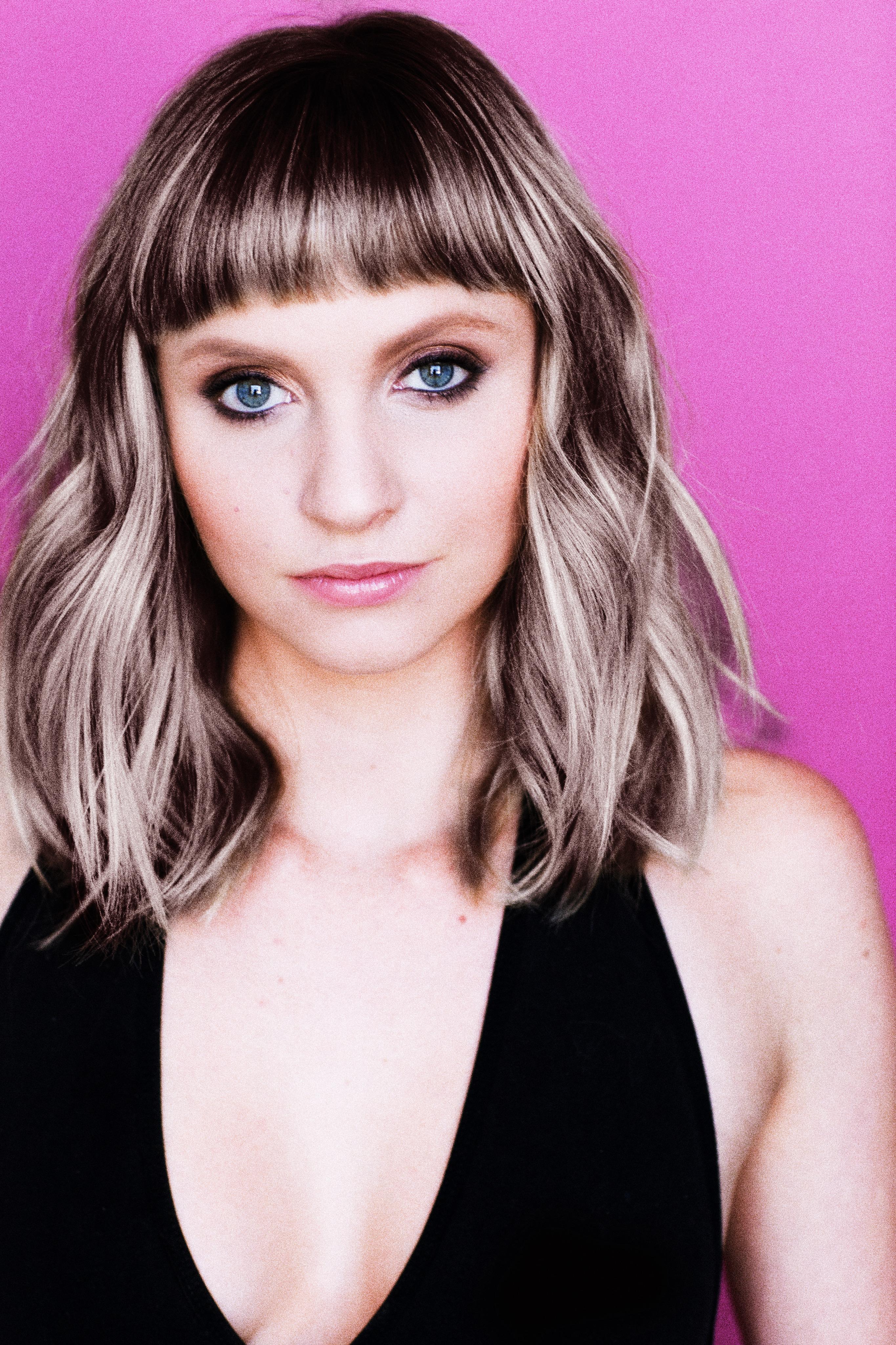 actor Kelly Tucci large photo