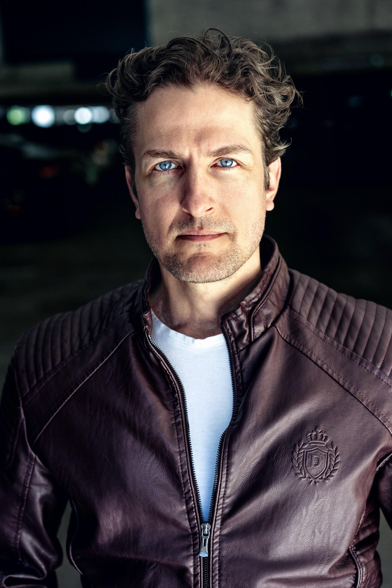 actor Till Wolter large photo