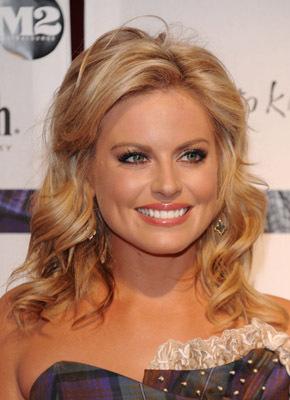 actor Courtney Friel large photo