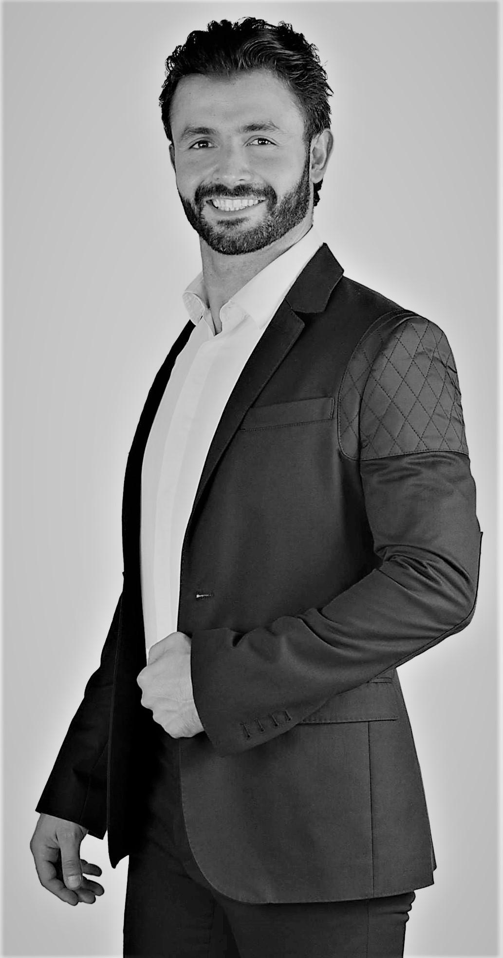 actor Leonardo Lacaria large photo