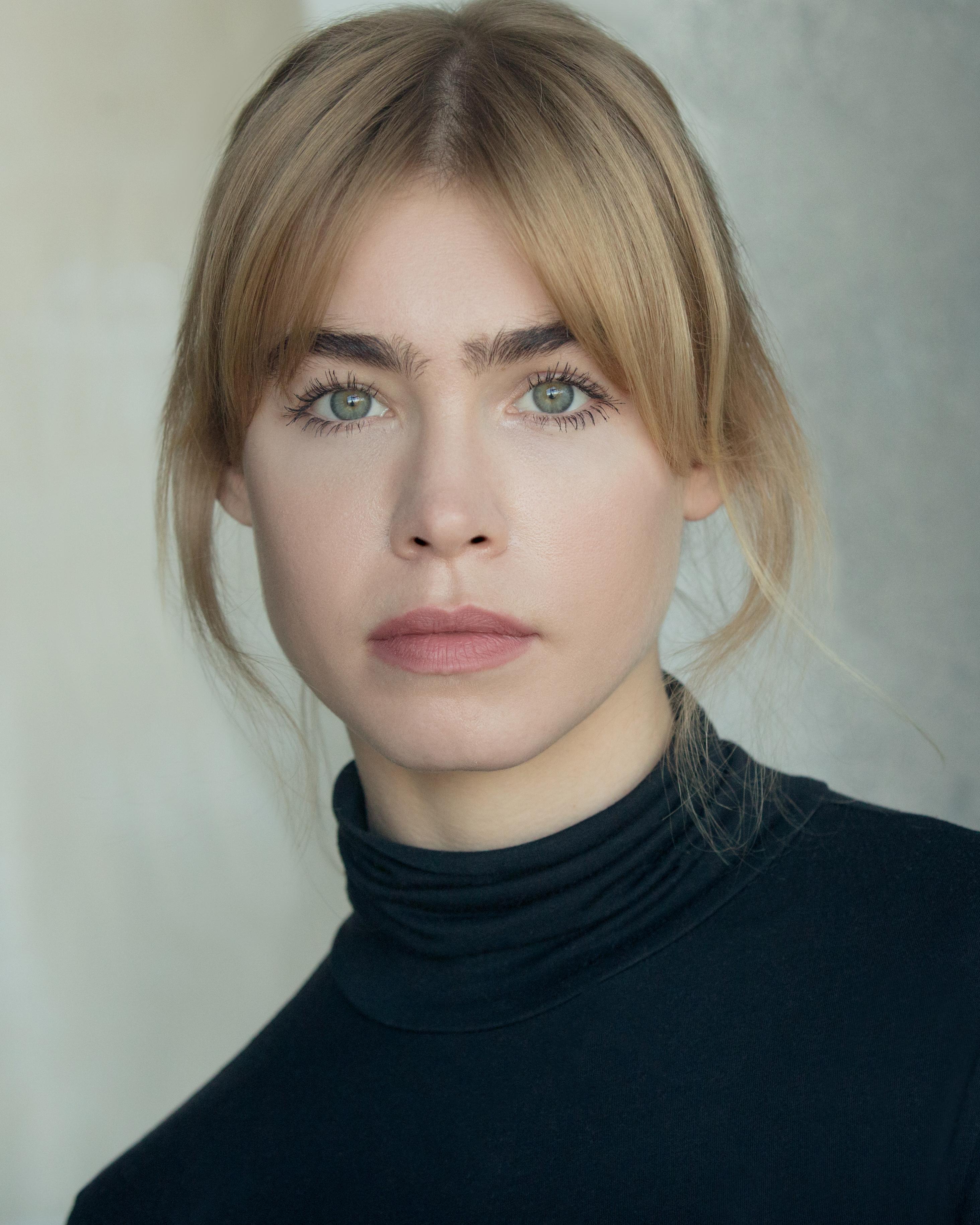 actor Alice Sanders large photo