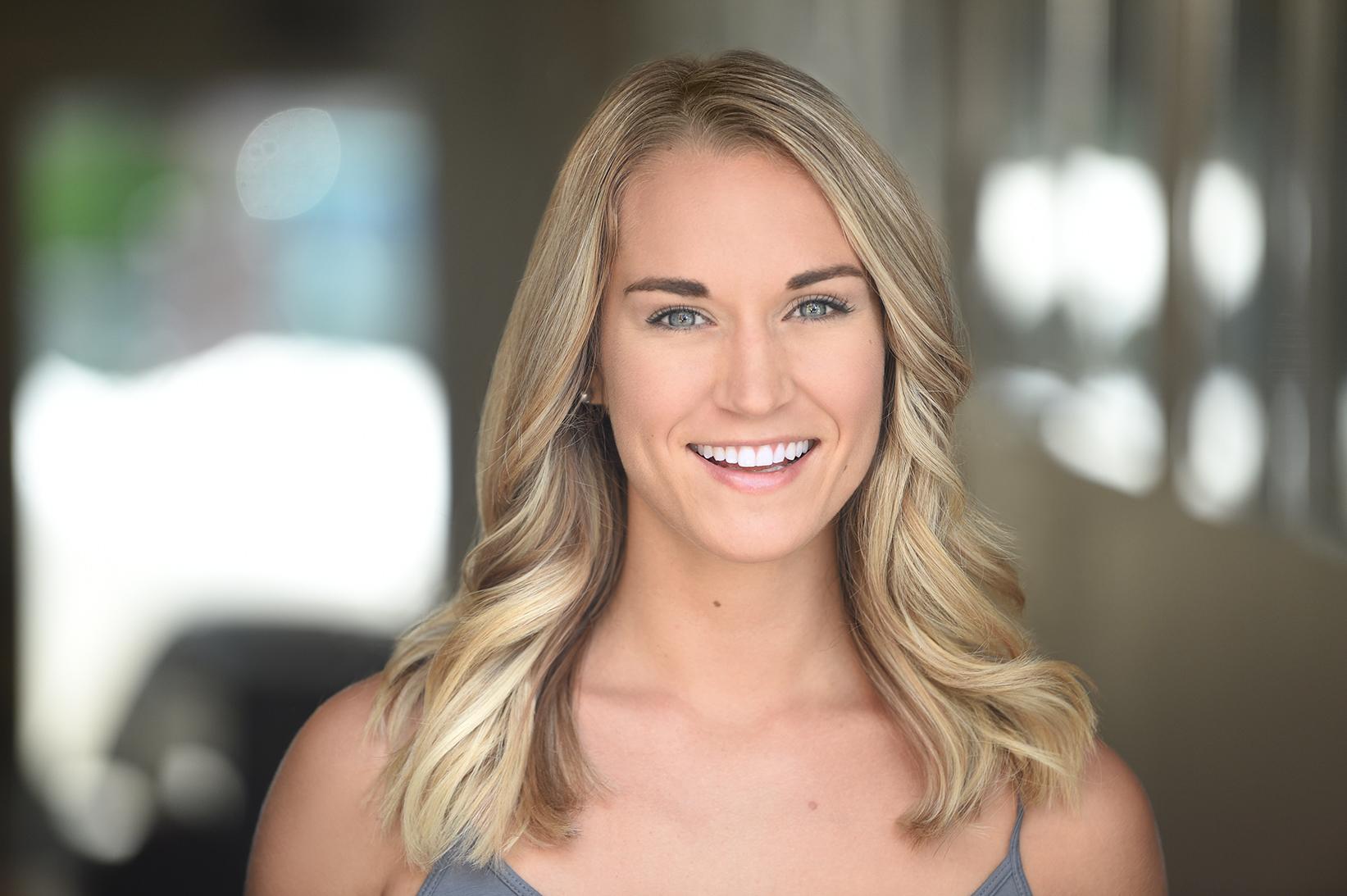 actor Kelly Ann Dunn large photo