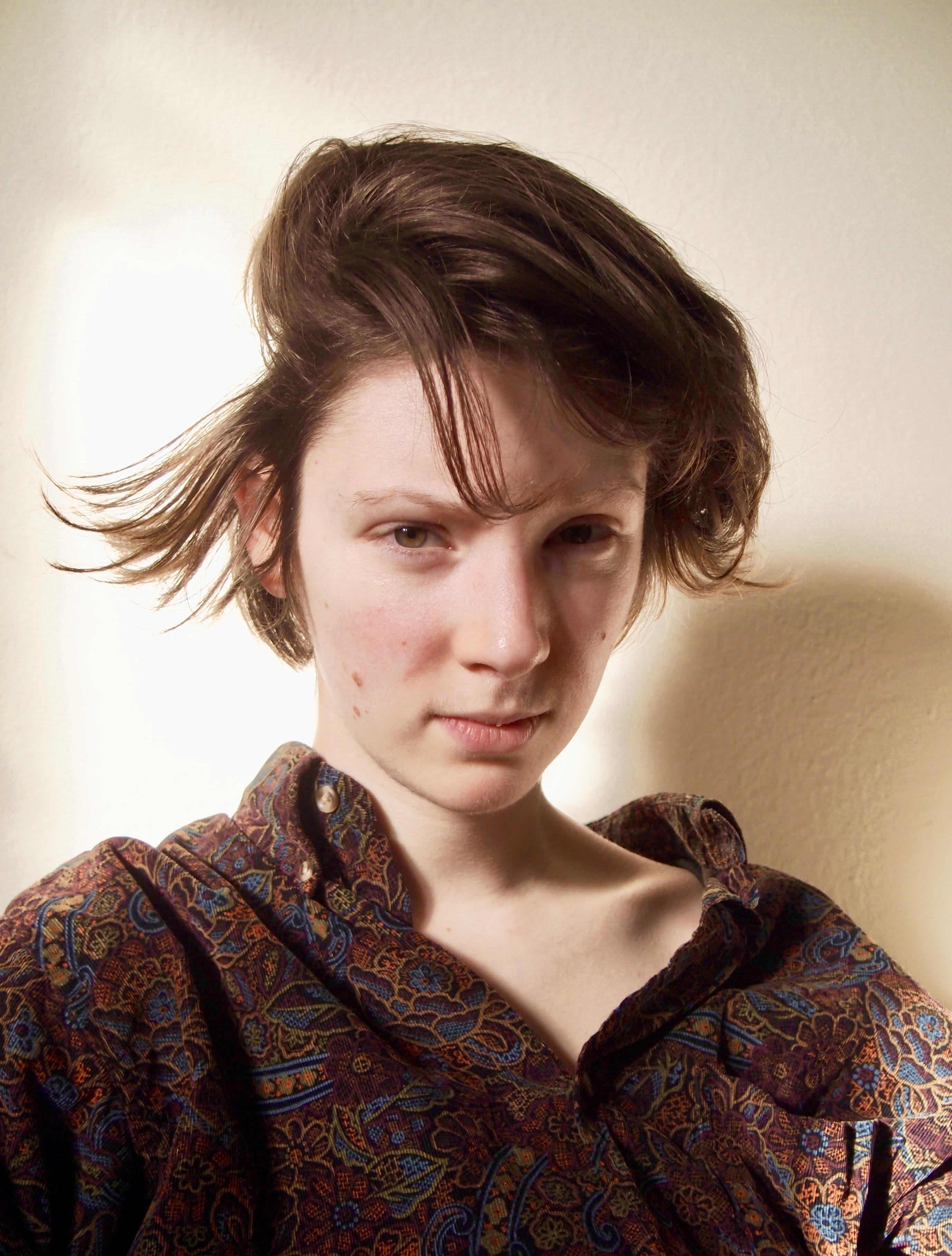 actor Lexie Bean large photo