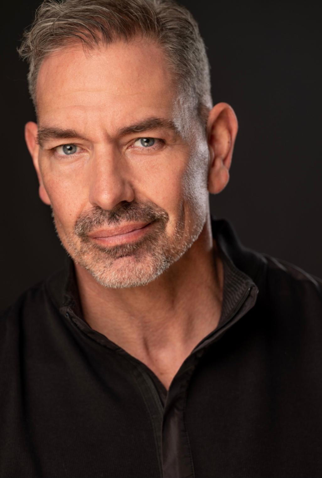 actor Dan Kyle large photo