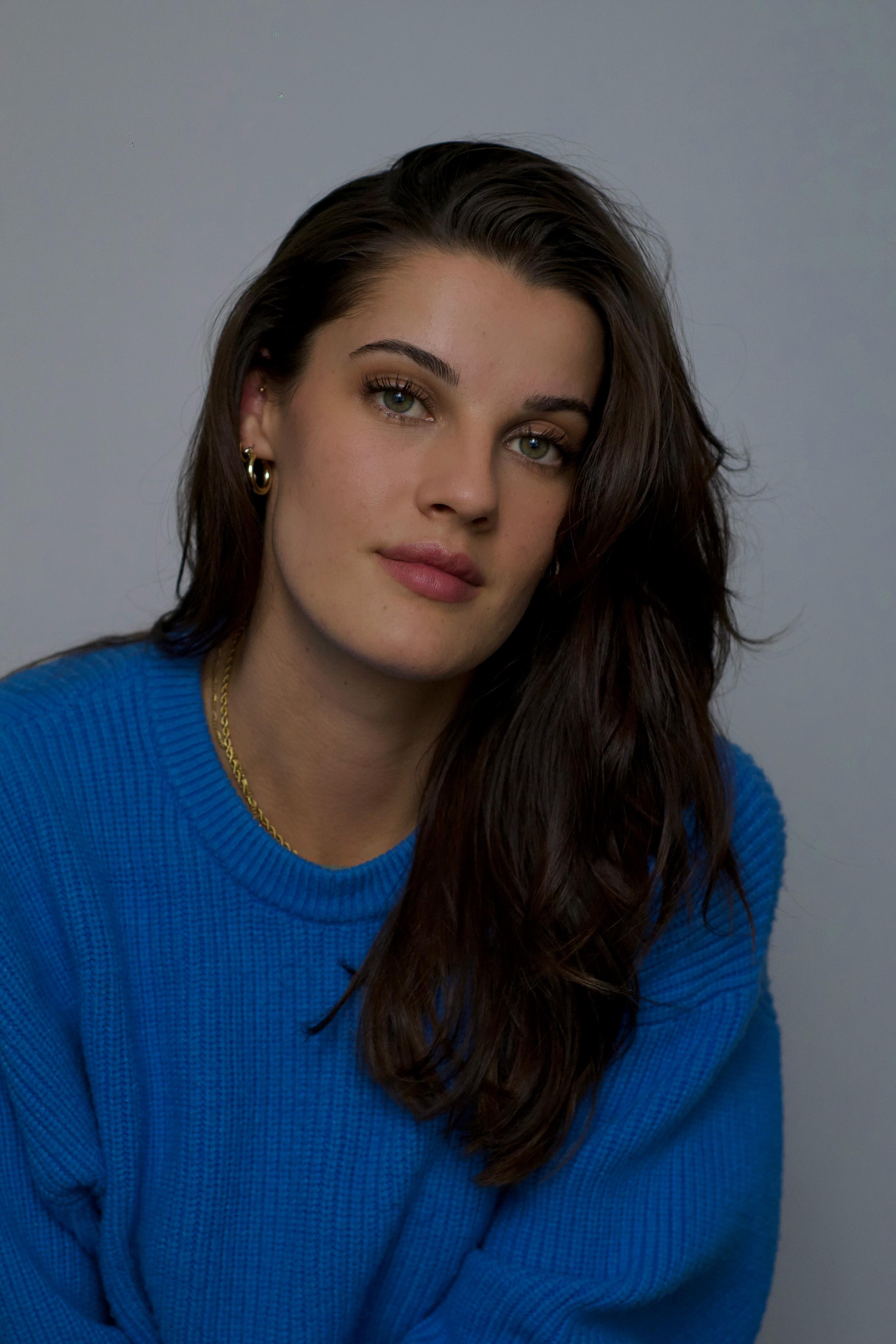 actor Mikayla Ryan large photo