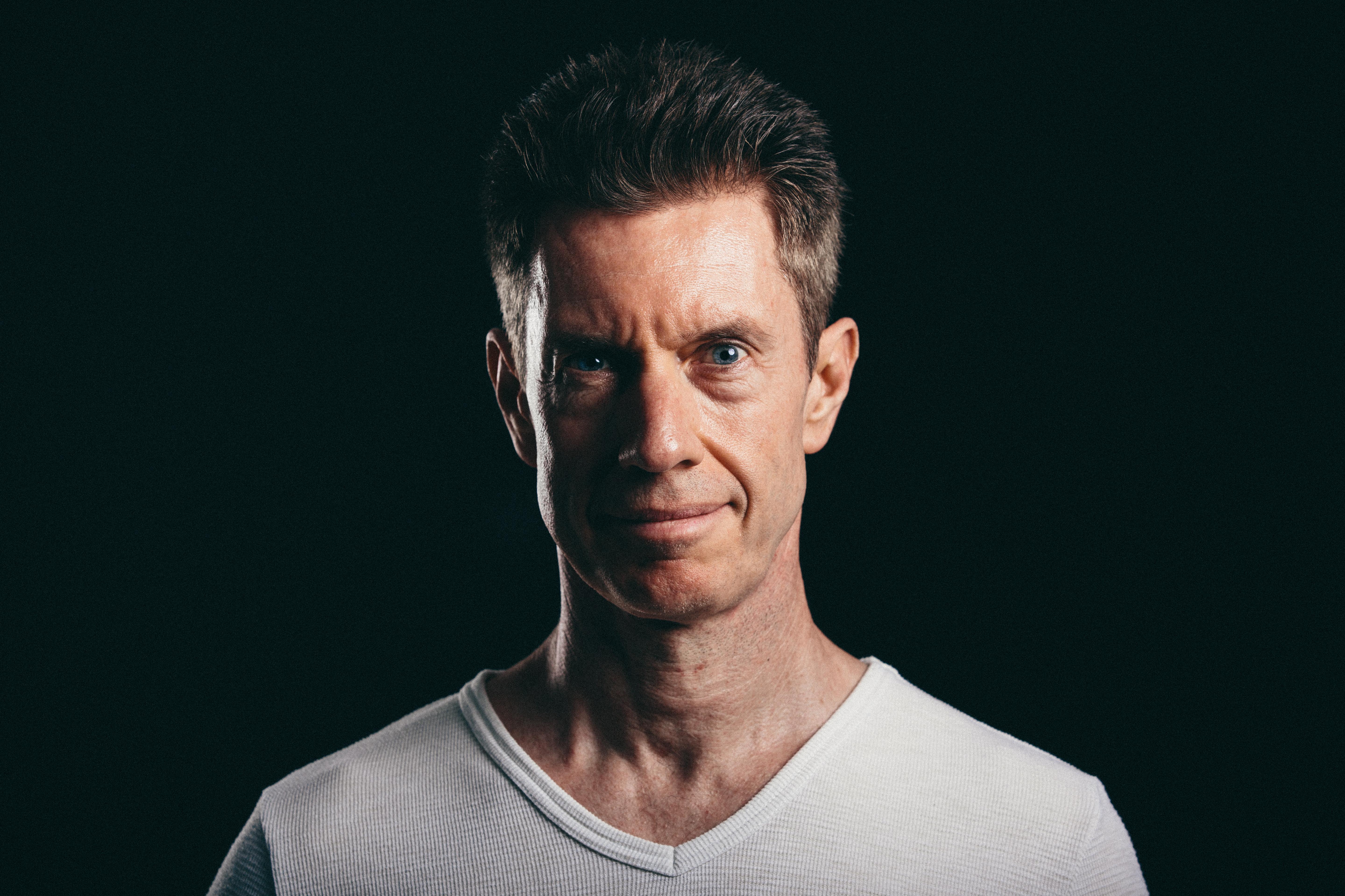 actor Ian Champion large photo