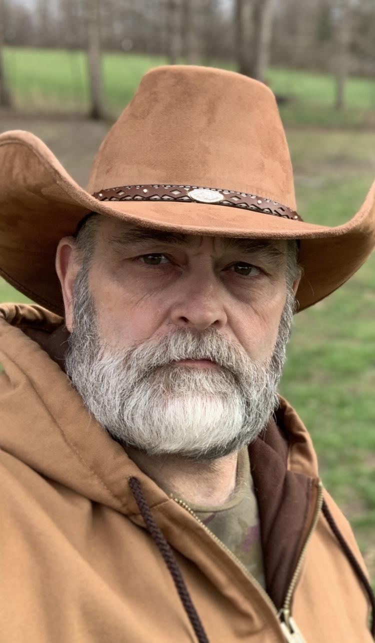 actor Ryan Yates large photo