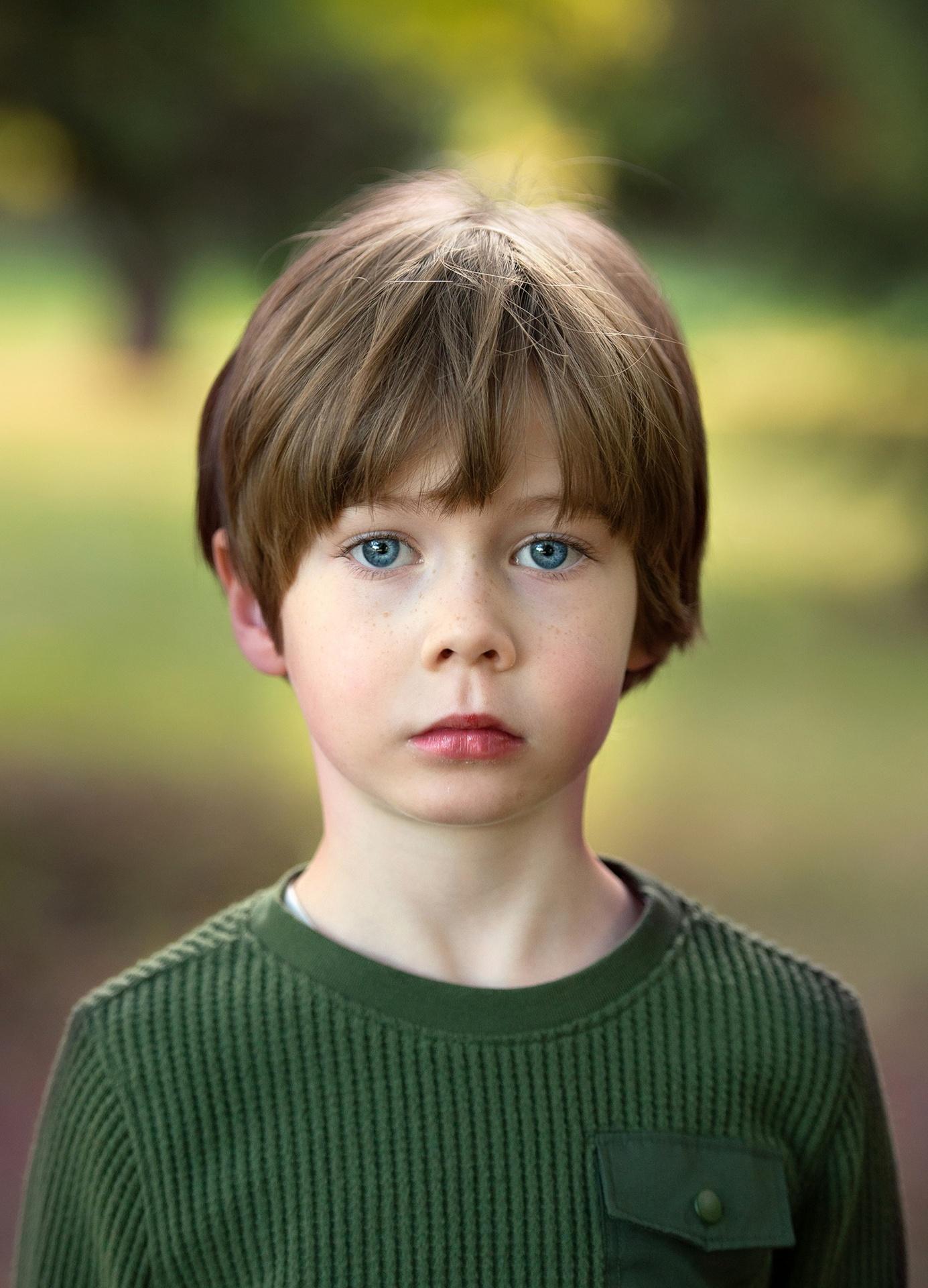 actor Lochlan Ray Miller large photo