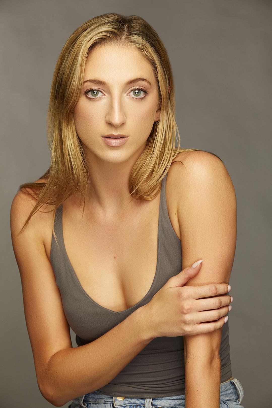 actor Sydney Mesher large photo
