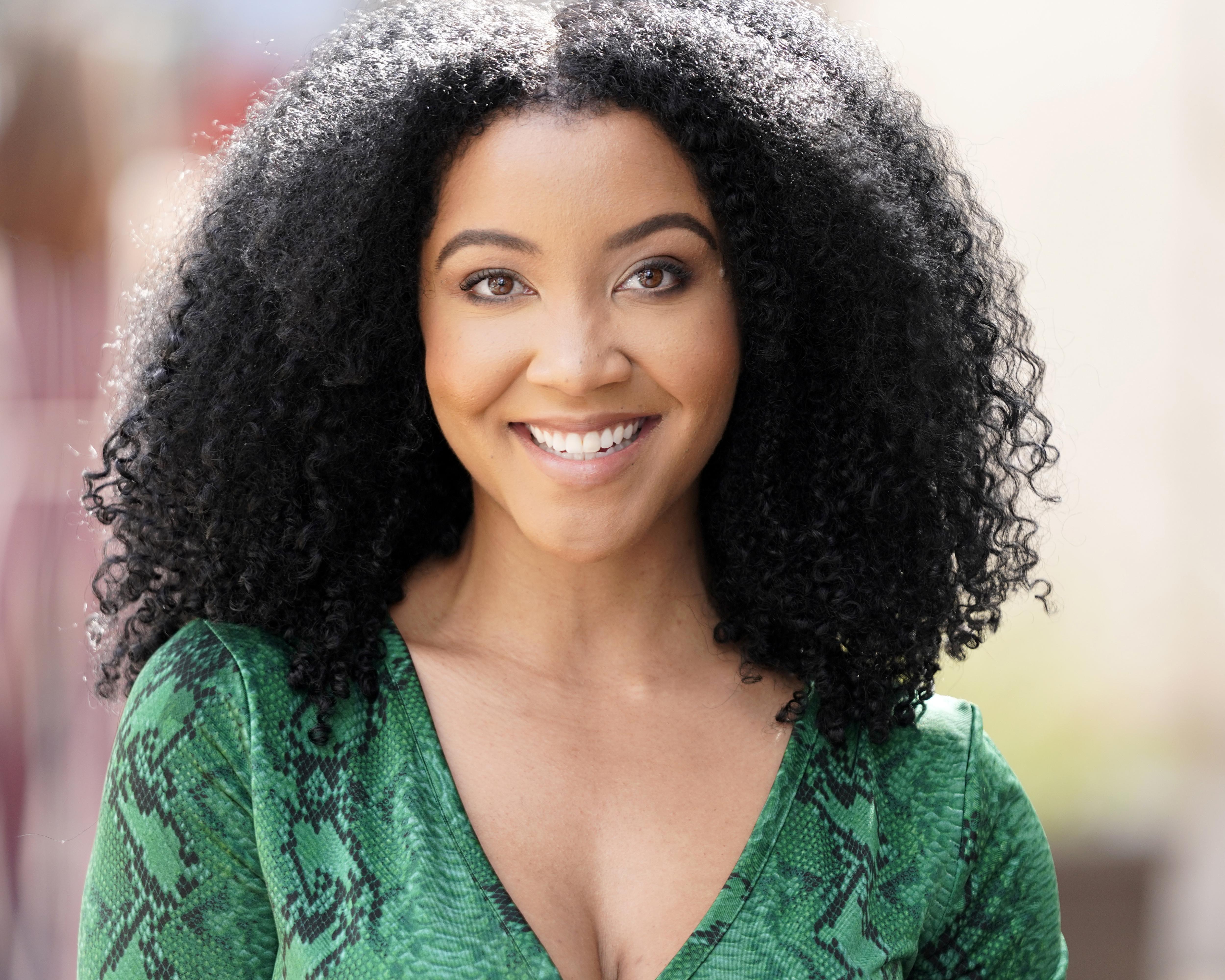 actor Ashley Tru Ward large photo