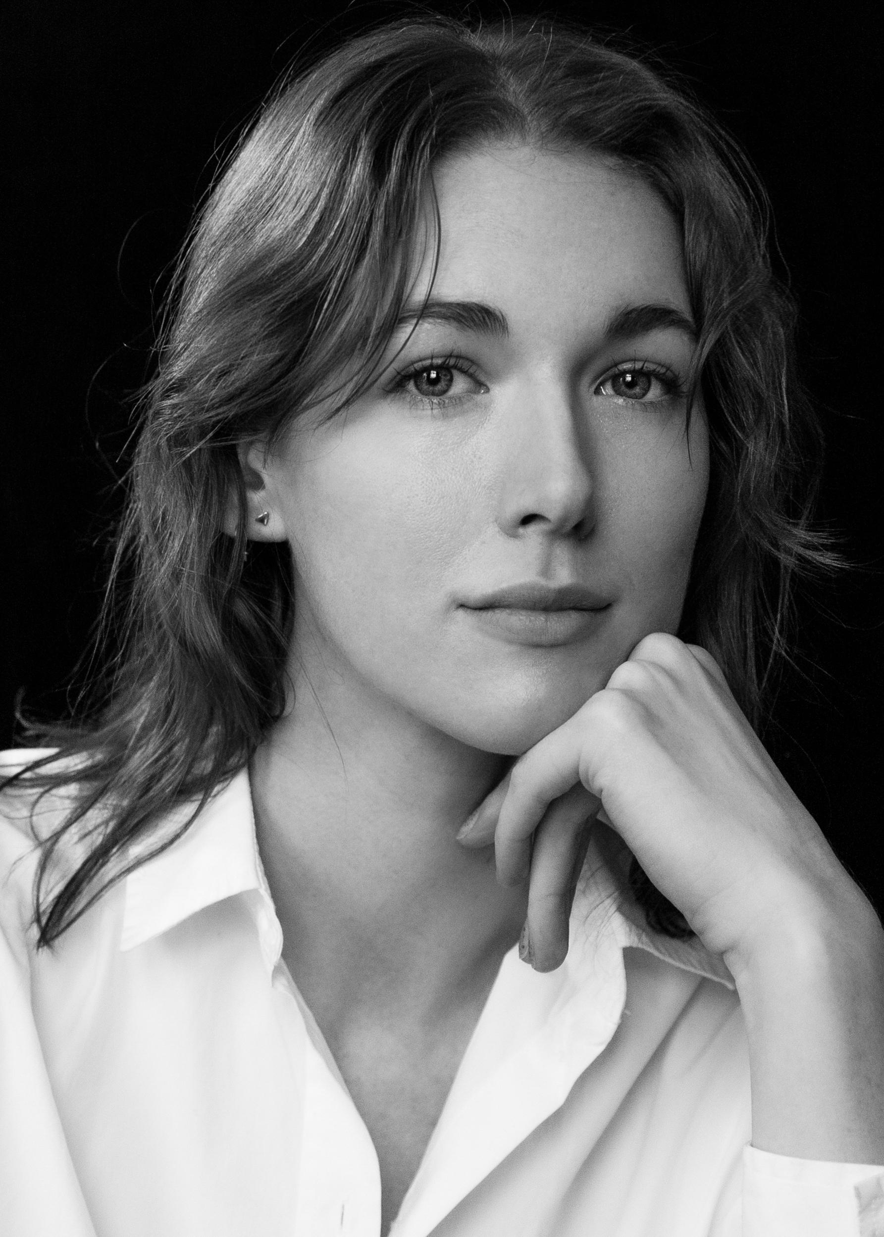 actor Emma O'Connor large photo