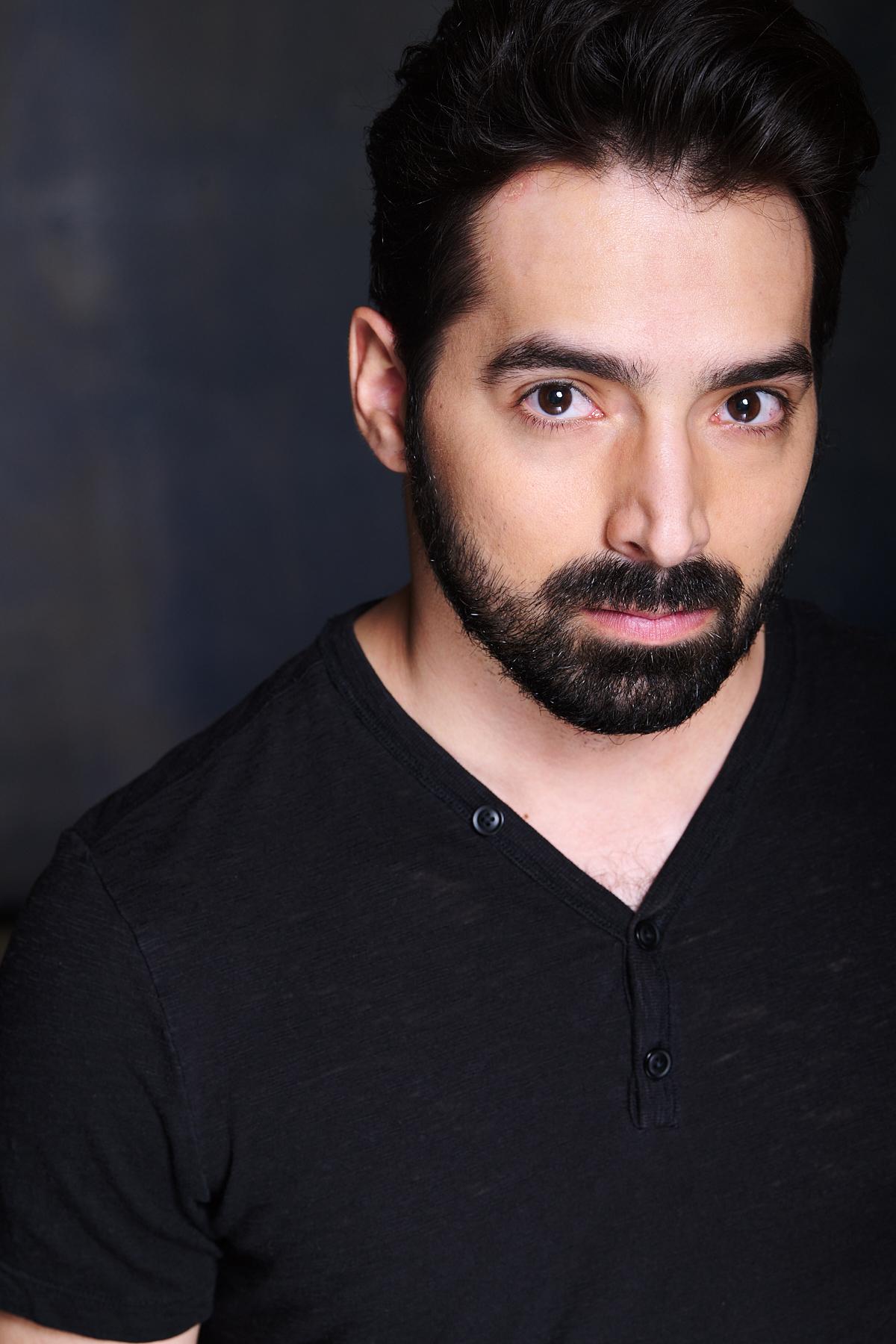 actor Victor Isaac Perez large photo