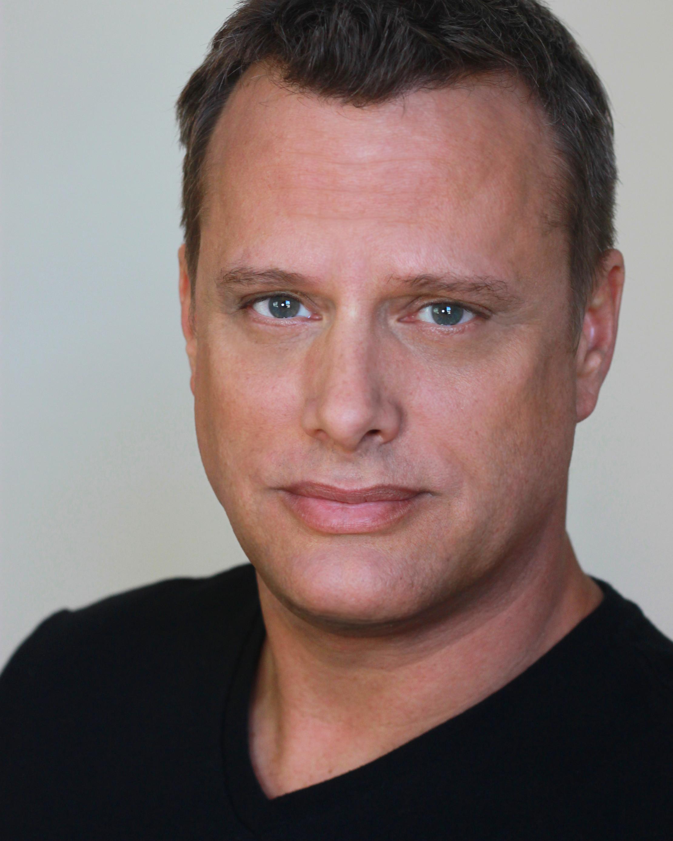 actor Skip Schwink large photo