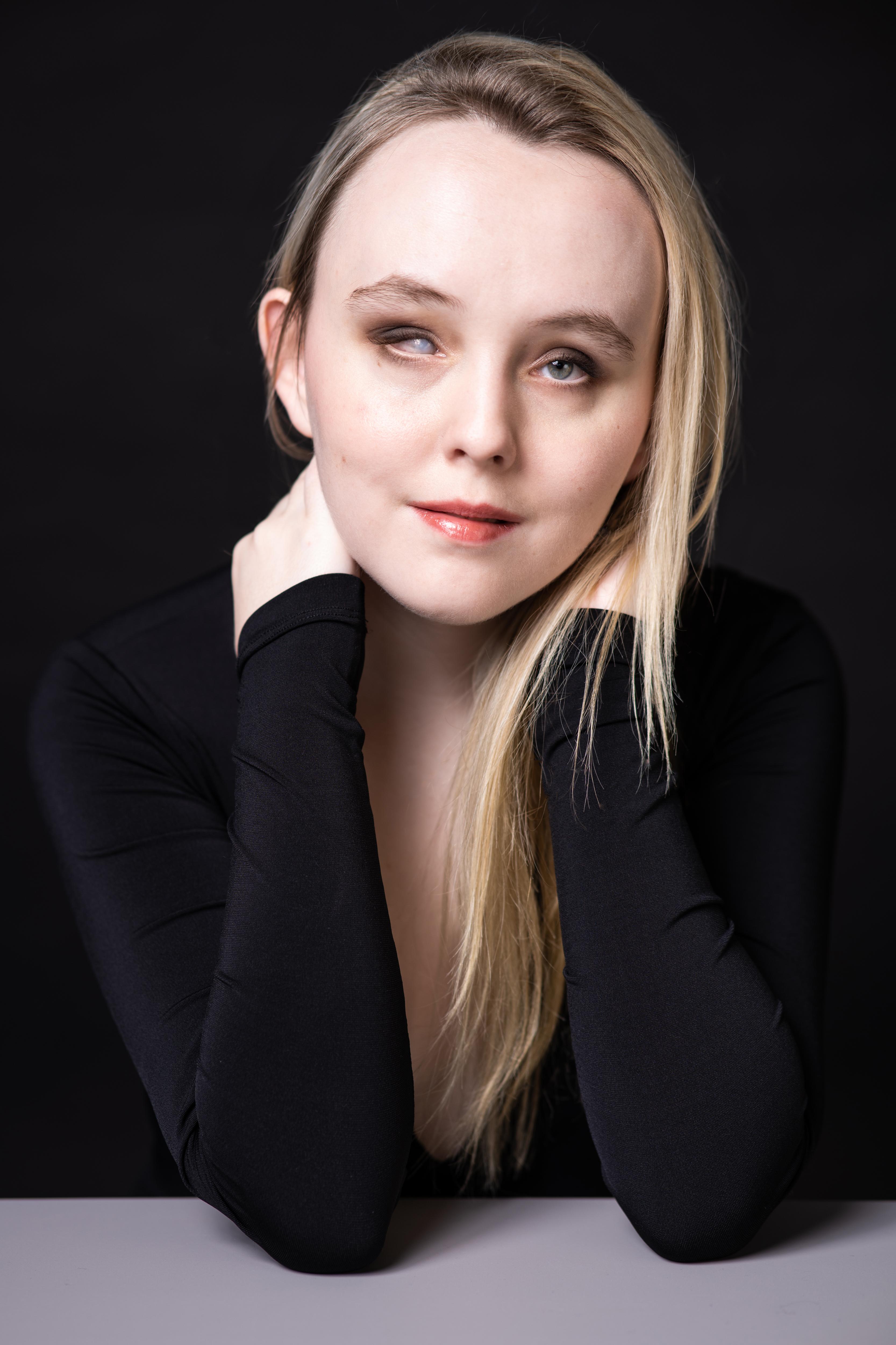 actor Shayla Brown large photo